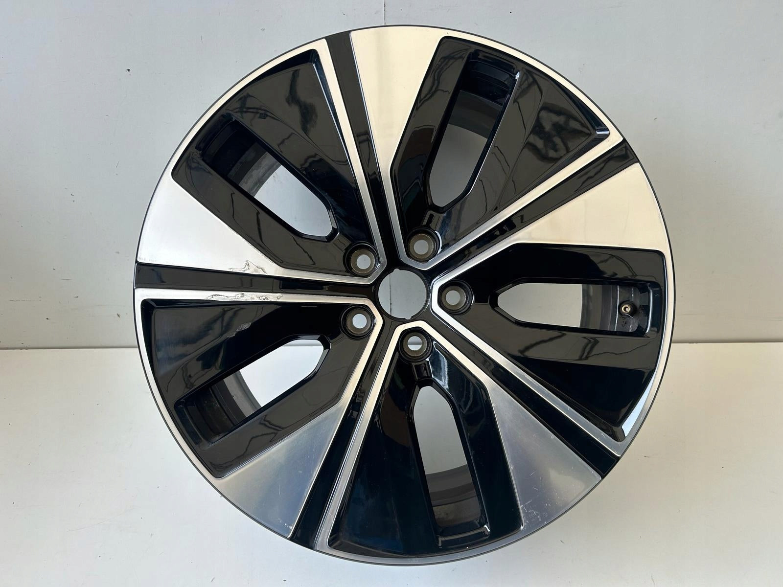  Alu Felge Volvo 760 Aluminum rim 19 Zoll 8.0J 5x108 32327781 product image