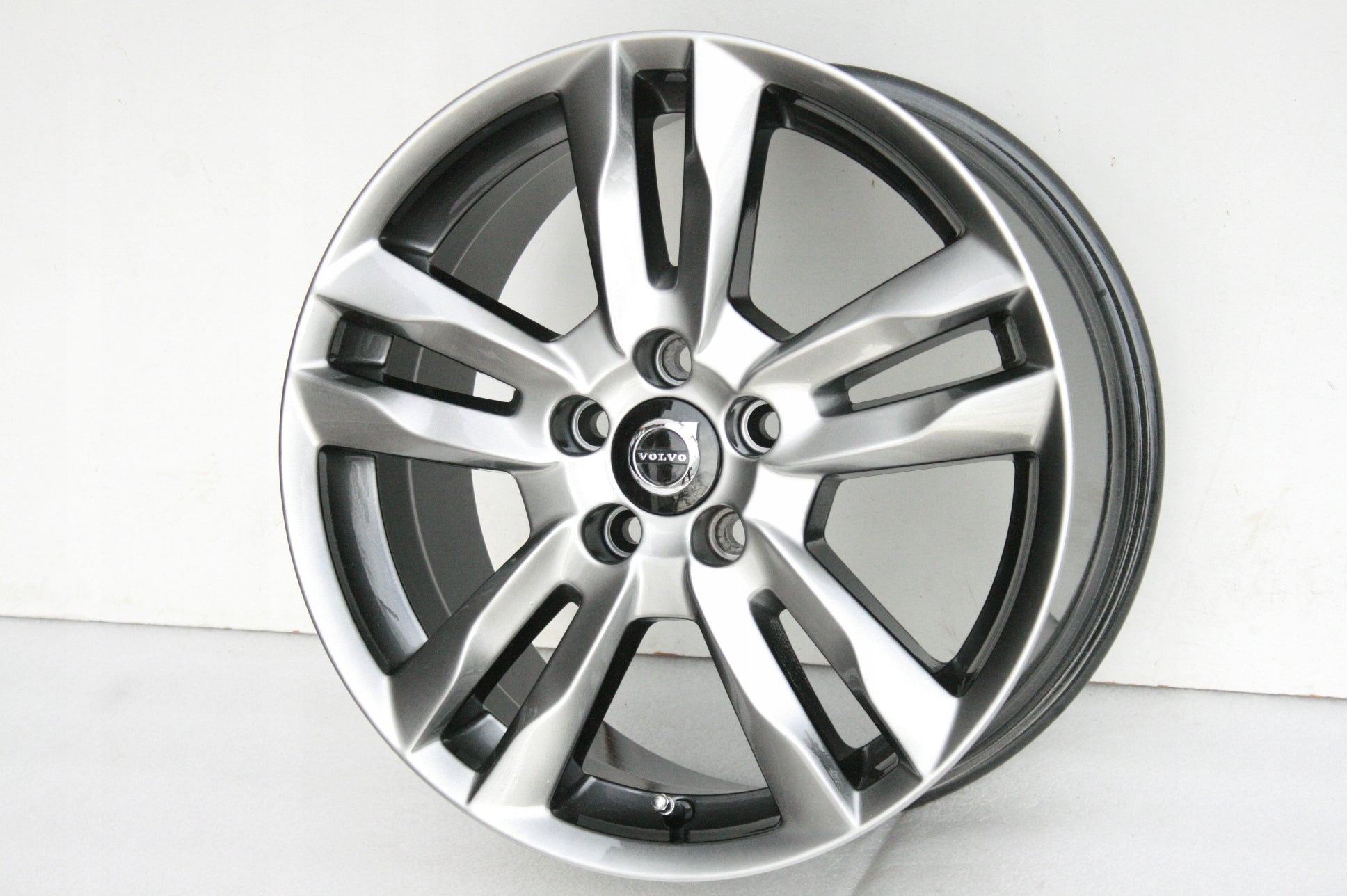 Alu Felge Volvo V60 XC40 S60 XC60 S90 V40 17 Zoll 8.0J 5x108 55ET 31200603