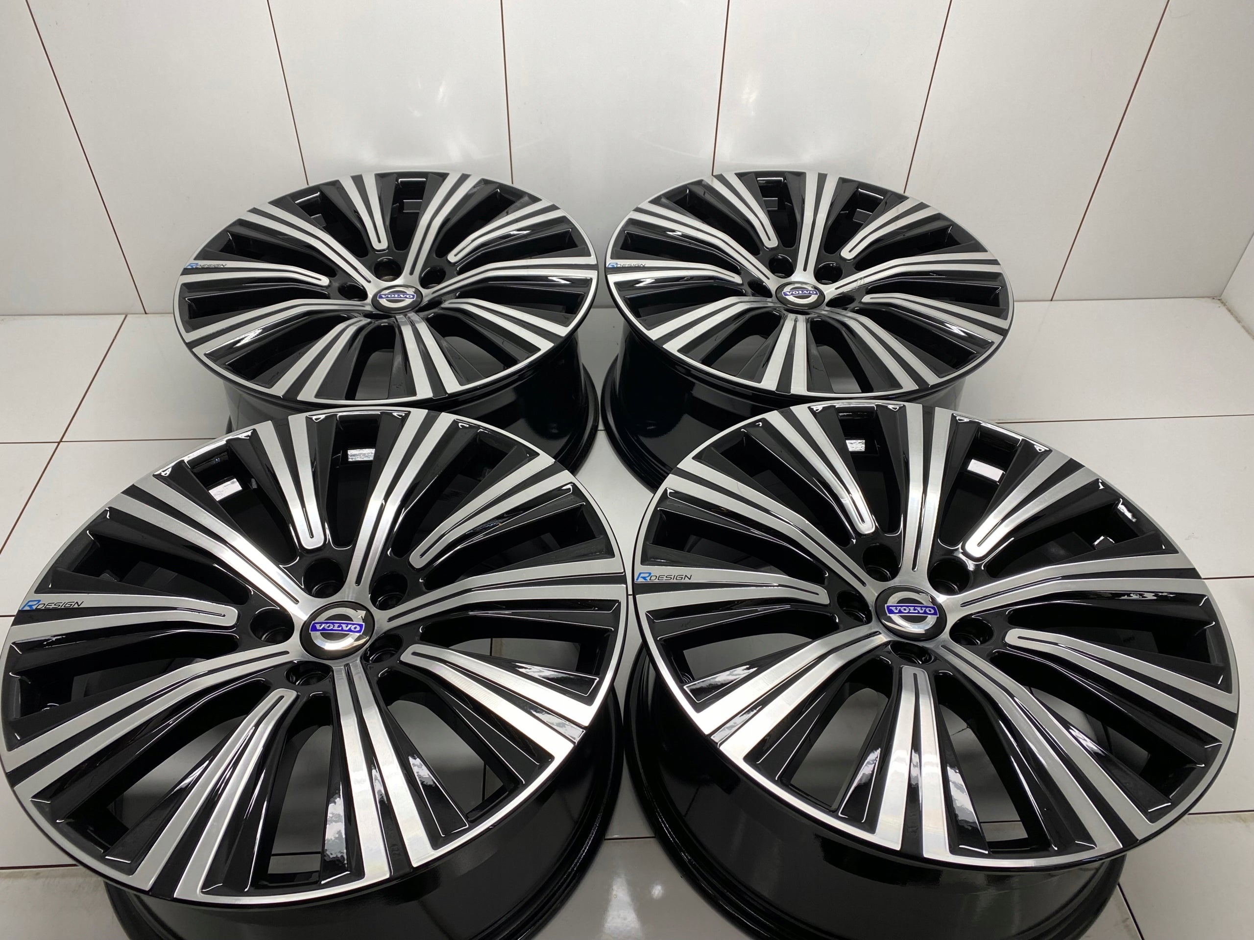  Alu Felge Volvo V60 XC40 XC60 Aluminum rim 18 Zoll 8.0J 5x108 42ET 32271988 product image