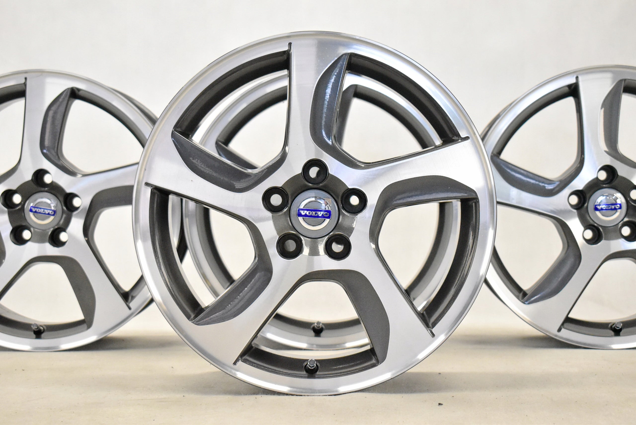 Alu Felge Volvo V60 S60 V40 S40 Aluminum rim 17 Zoll 7.0J 5x108 50ET 31200602