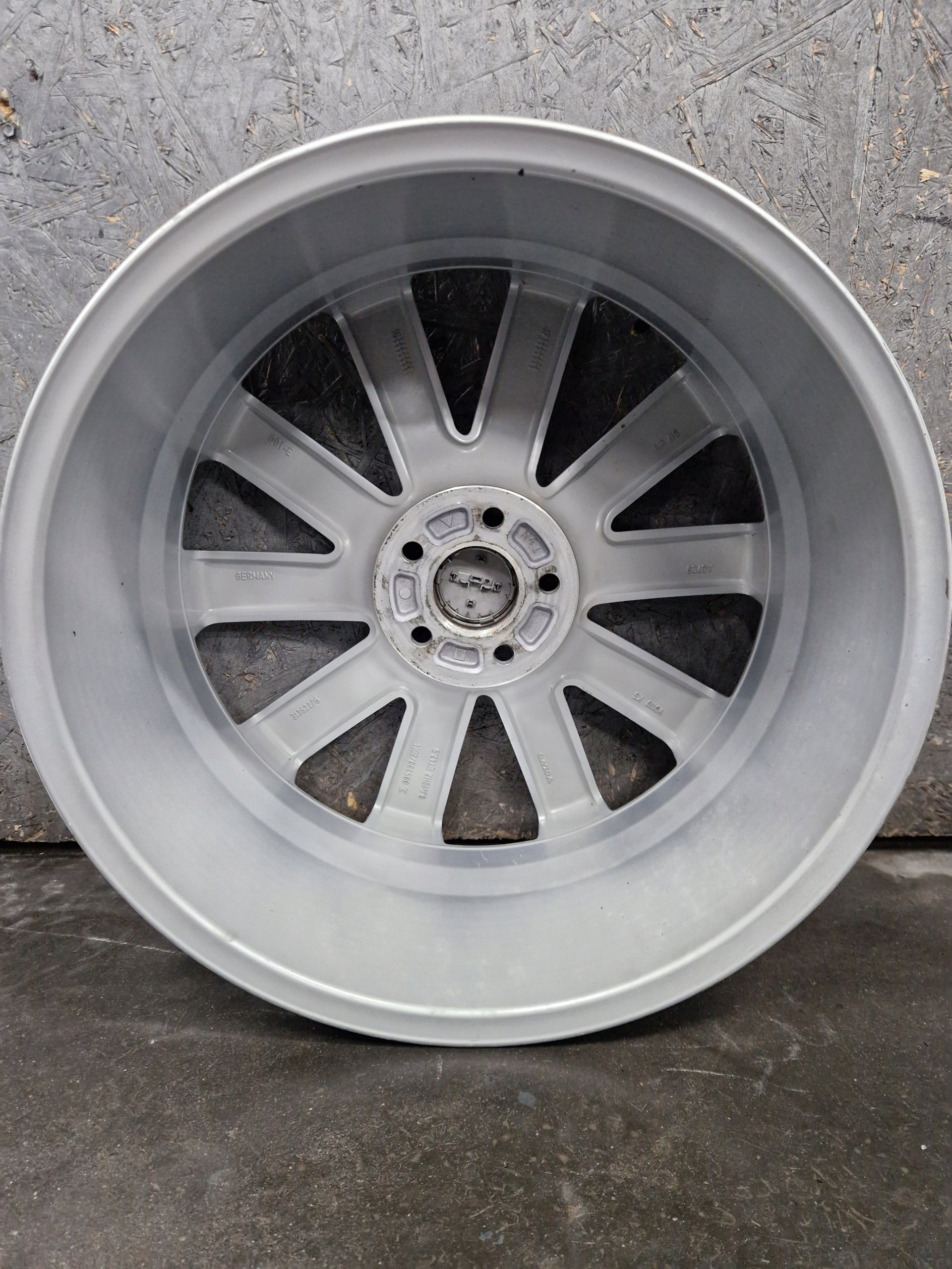 Alu Felge Volvo C30 Aluminum rim 19 Zoll 8.0J 5x108 42,5ET 31362276