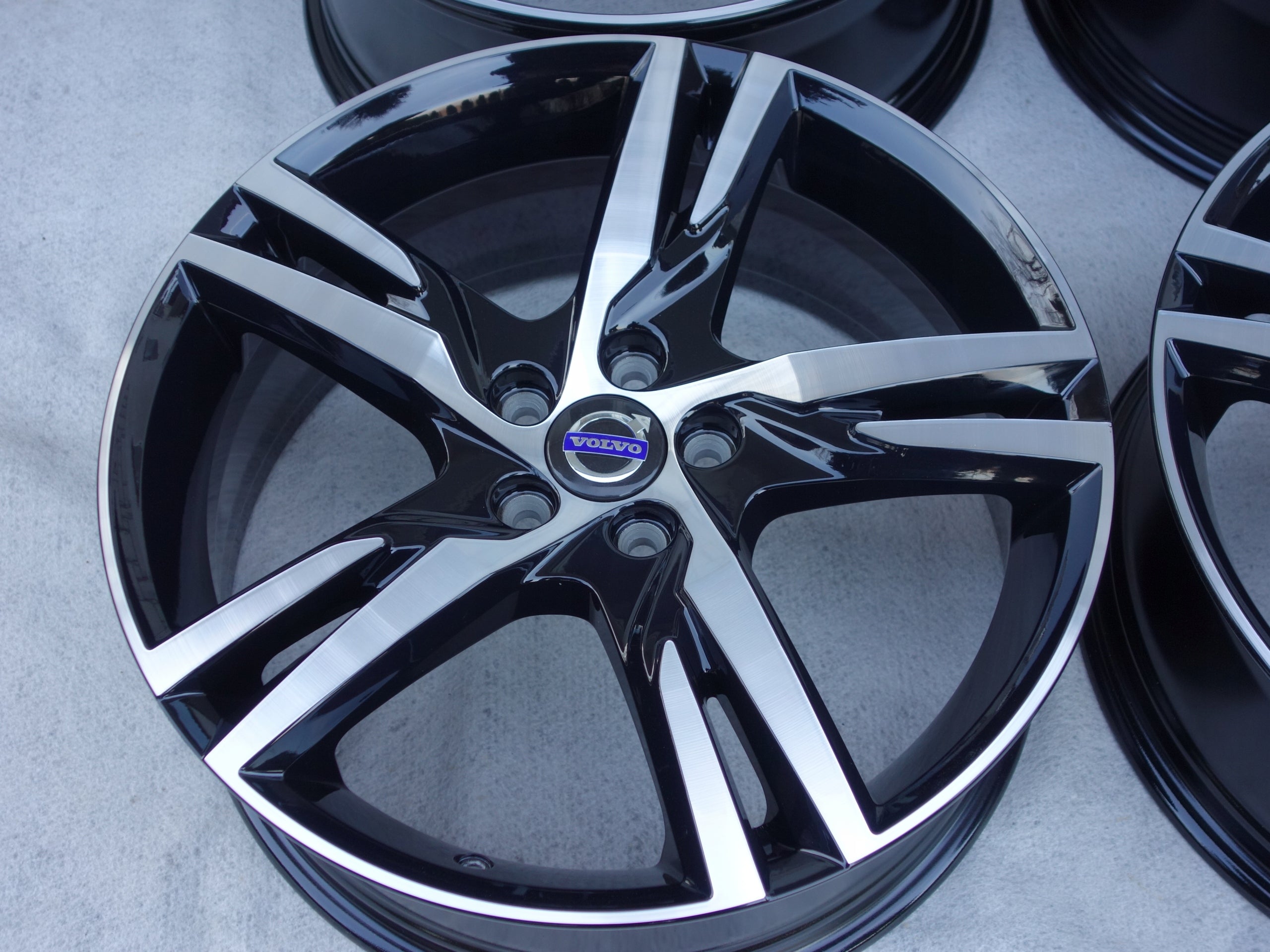  Alu Felge Volvo V60 XC40 S60 XC60 19 Zoll 7.5J 5x108 50ET 31423931 product image