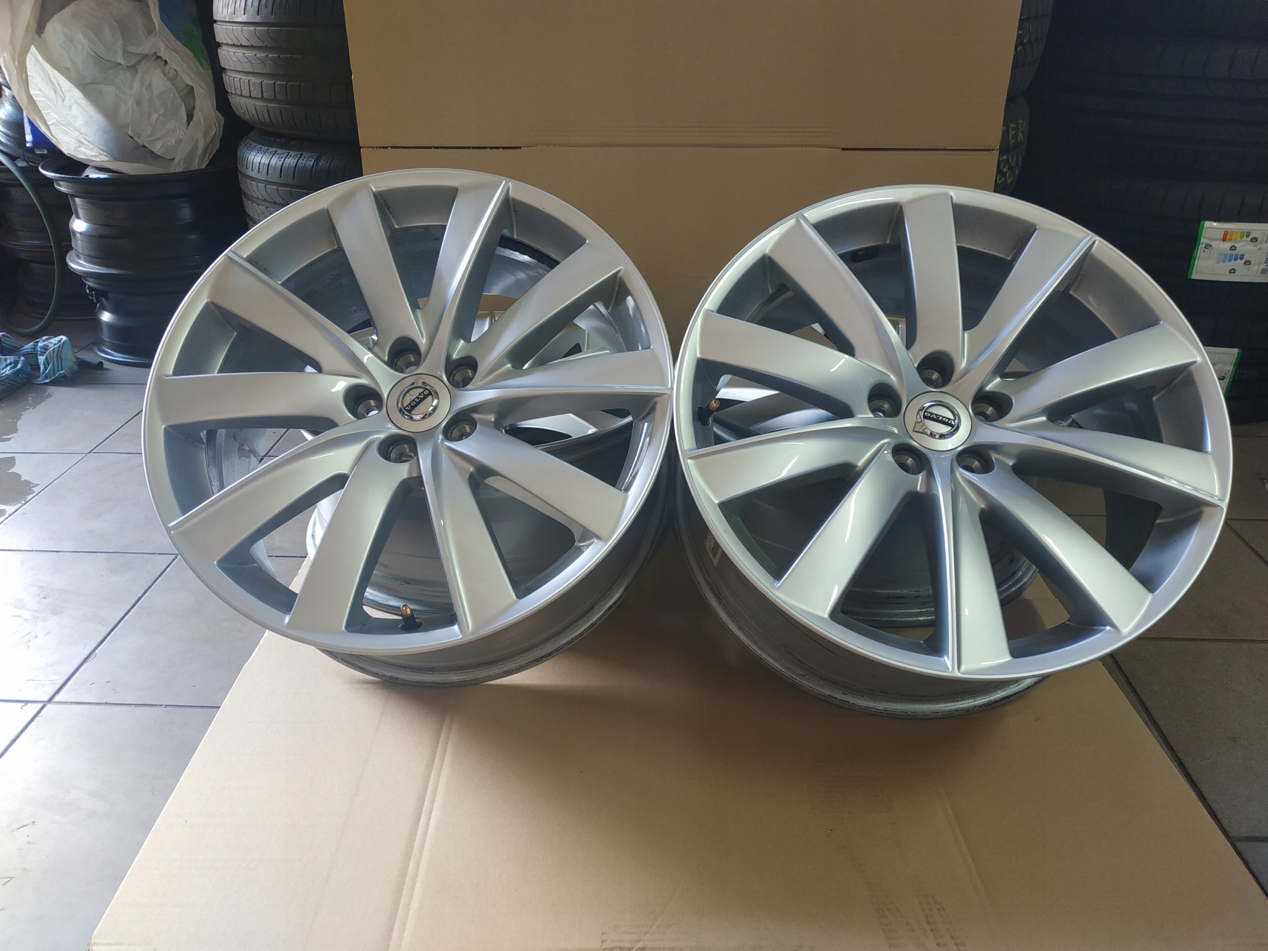 Alu Felge Volvo XC90 Aluminum rim 19 Zoll 8.0J 5x108 42,5ET 31362276