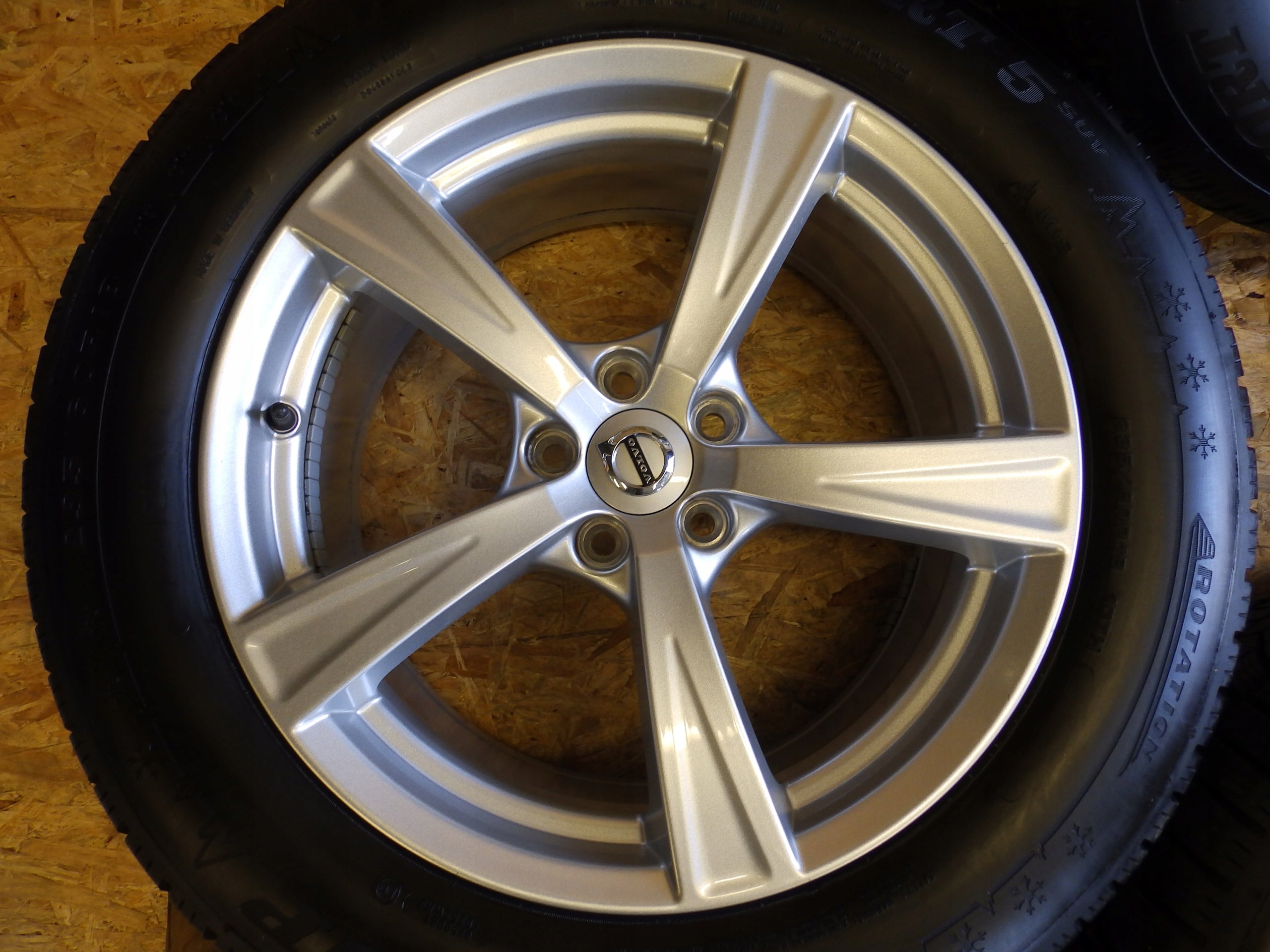 Alu Felge Volvo V60 XC60 S60 XC90 Aluminum rim 18 Zoll 8.0J 5x108 42ET