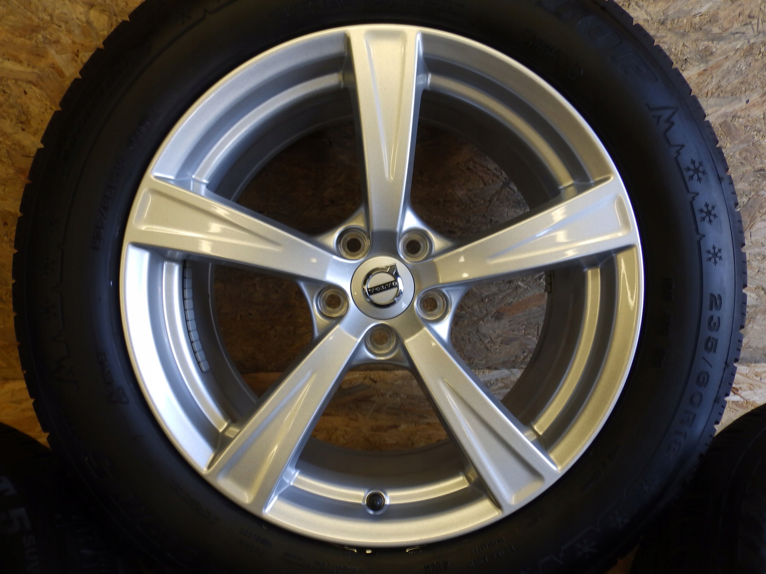 Alu Felge Volvo V60 XC60 S60 XC90 Aluminum rim 18 Zoll 8.0J 5x108 42ET