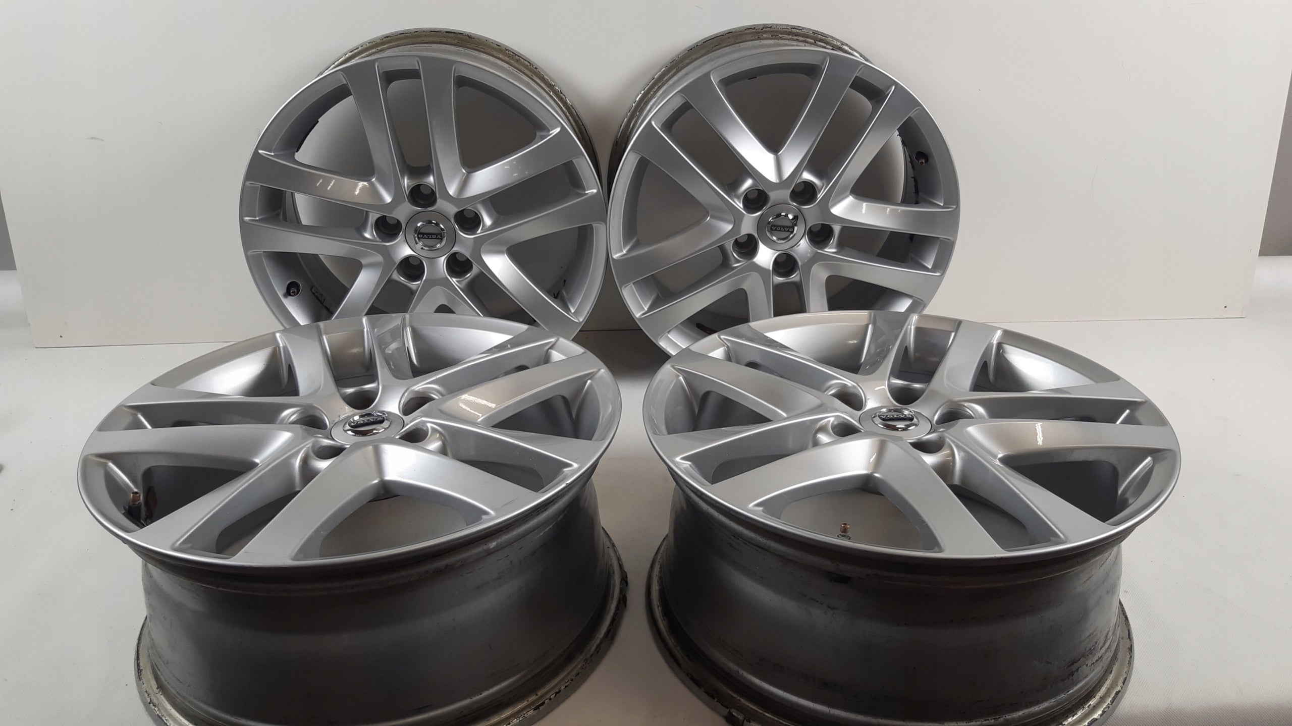 Alu Felge Volvo XC60 Aluminum rim 17 Zoll 7.5J 5x108 31408795