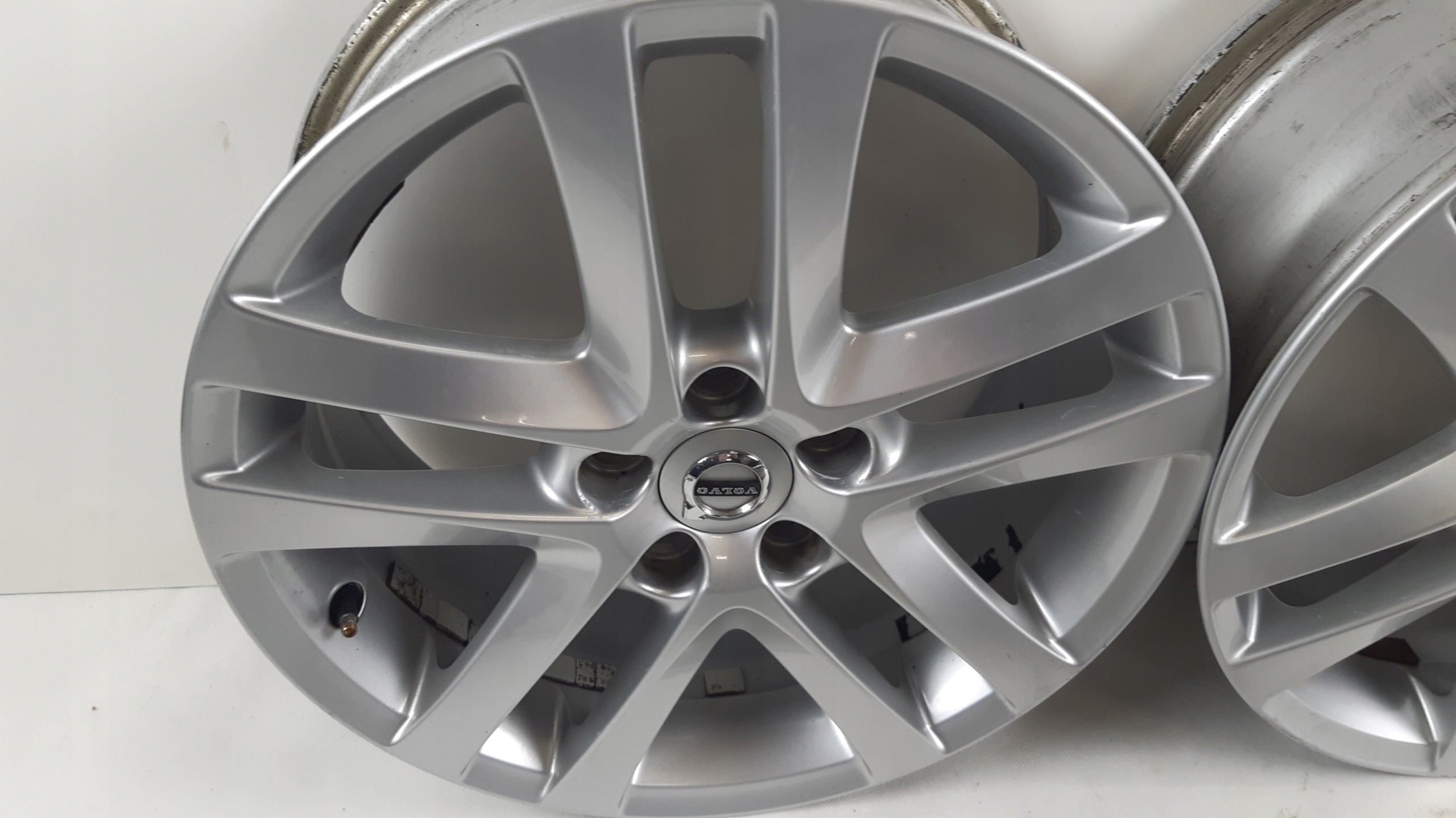 Alu Felge Volvo XC60 Aluminum rim 17 Zoll 7.5J 5x108 31408795