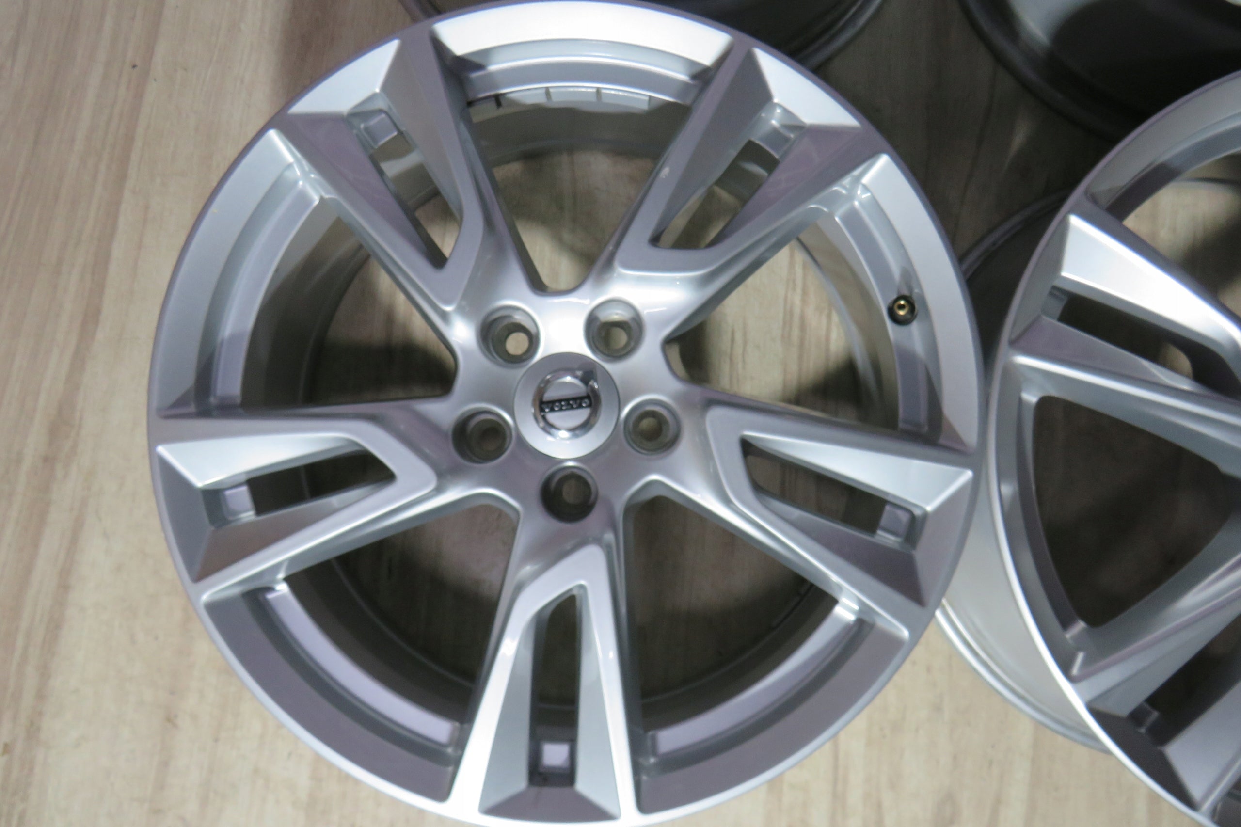 Alu Felge Volvo XC70 XC40 XC60 C70 XC90 18 Zoll 7.5J 5x108 50,5ET