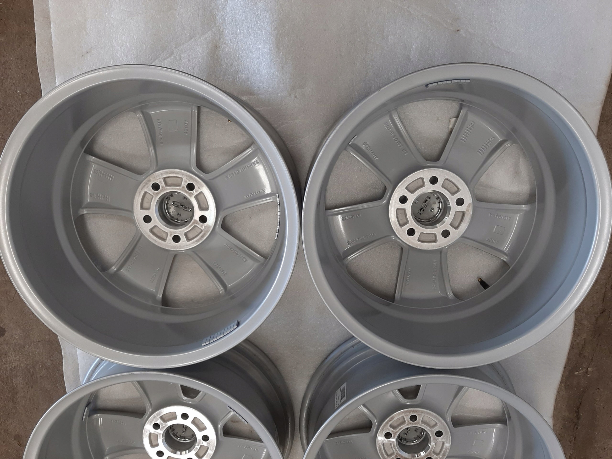 Alu Felge Volvo XC60 XC40 Aluminum rim 17 Zoll 7.5J 5x108 50ET 31680565