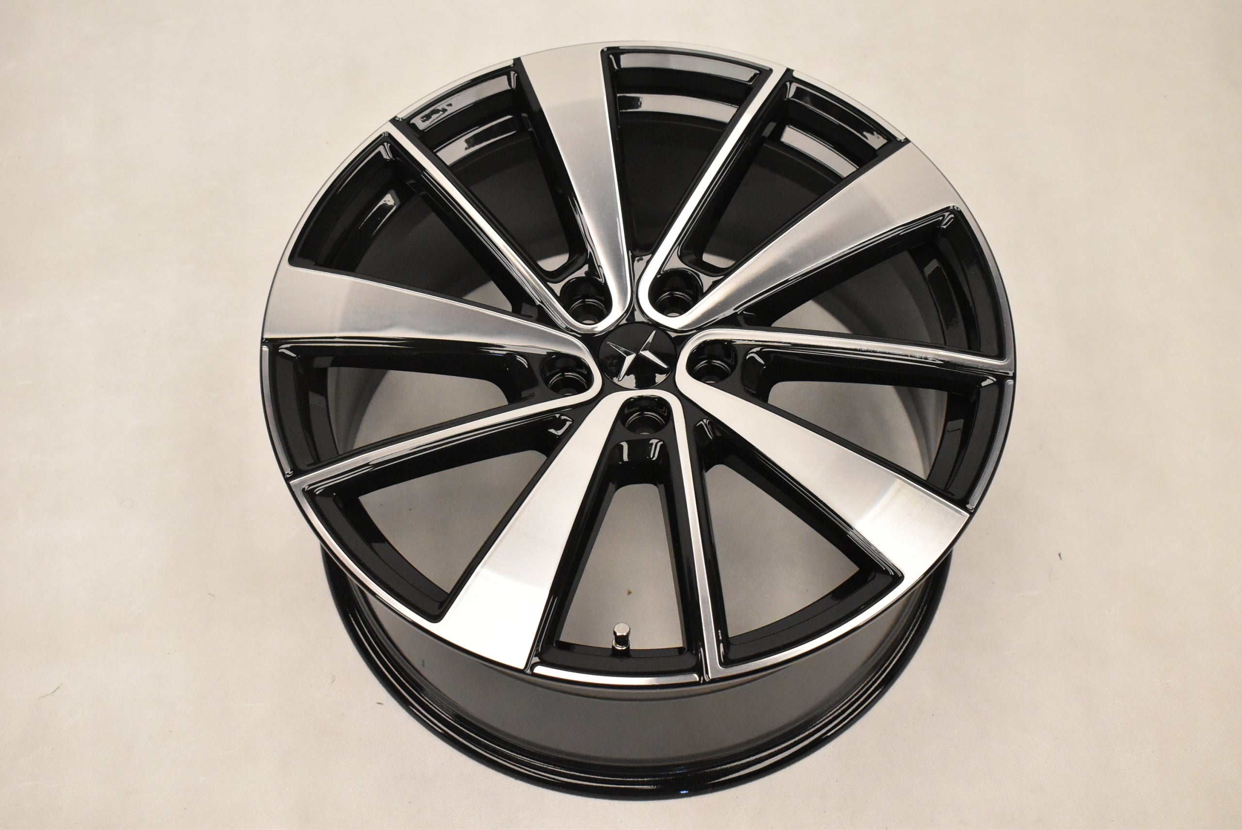 Alu Felge Volvo V60 S60 Aluminum rim 19 Zoll 9.0J 5x108 53ET 32134523