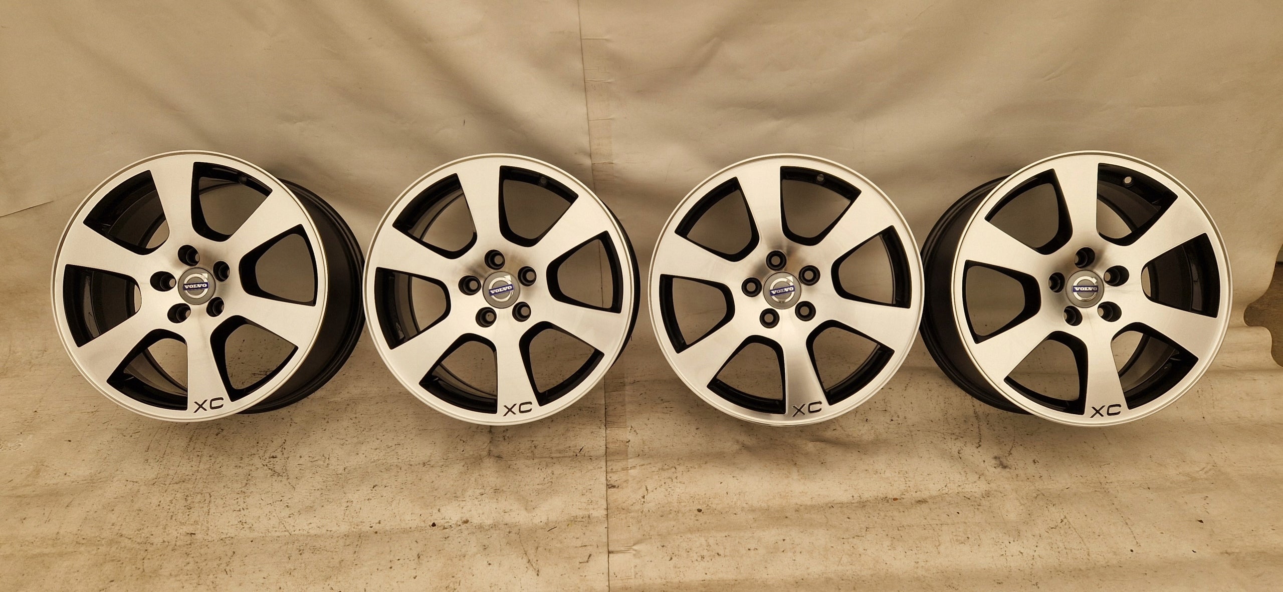 Alu Felge Volvo C70 XC60 XC70 Aluminum rim 17 Zoll 7.5J 5x108 55ET 30671480