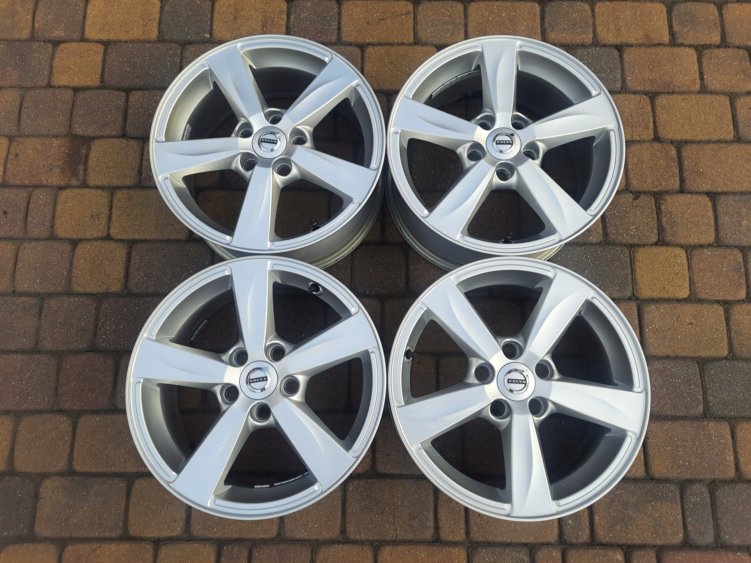 Alu Felge Volvo V50 V40 Aluminum rim 16 Zoll 7.0J 5x108 50ET