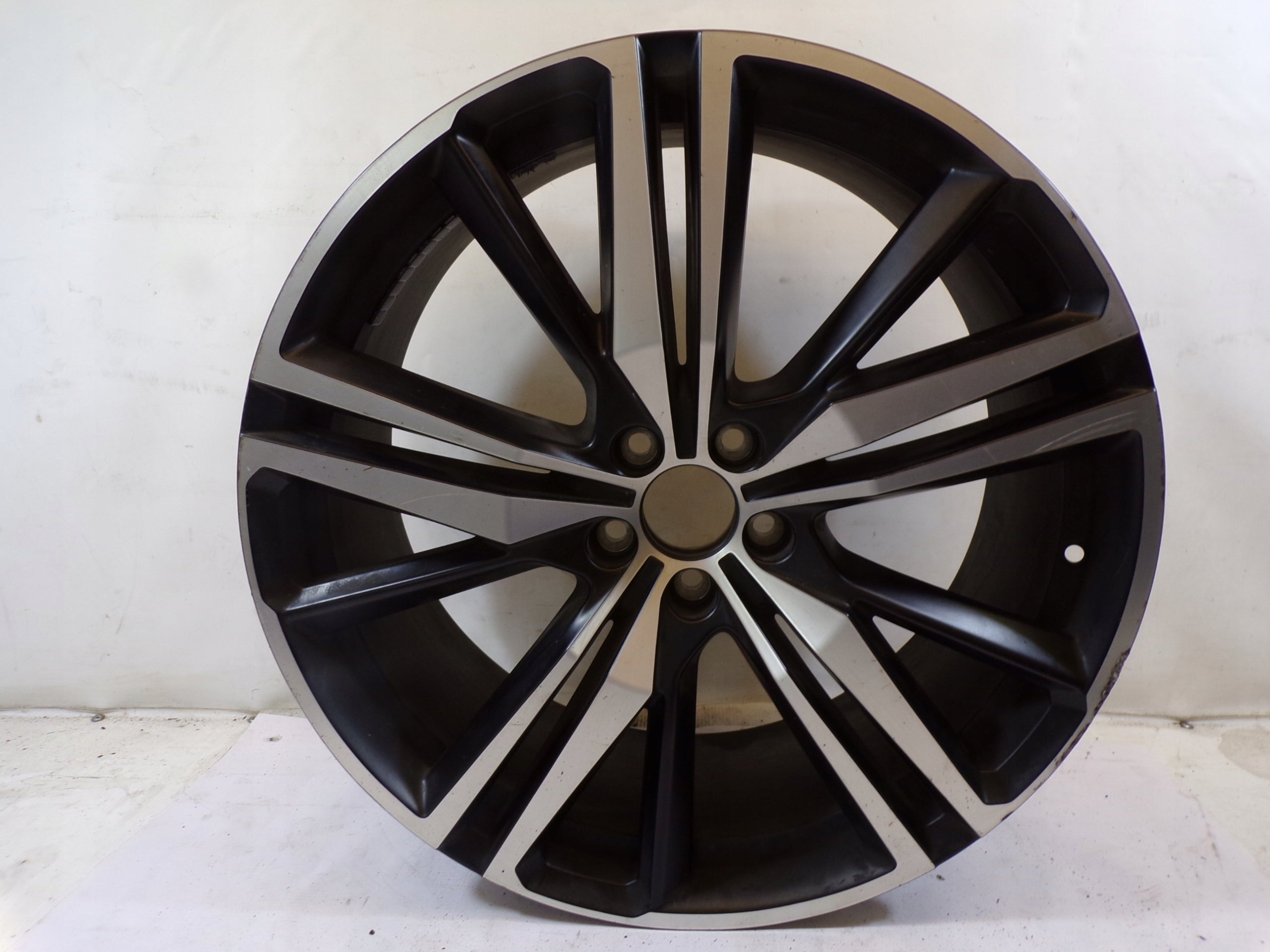 1x Alu Felge Volvo 142 Aluminum rim 21 Zoll 8.5J 5x108 49,5ET 31423854