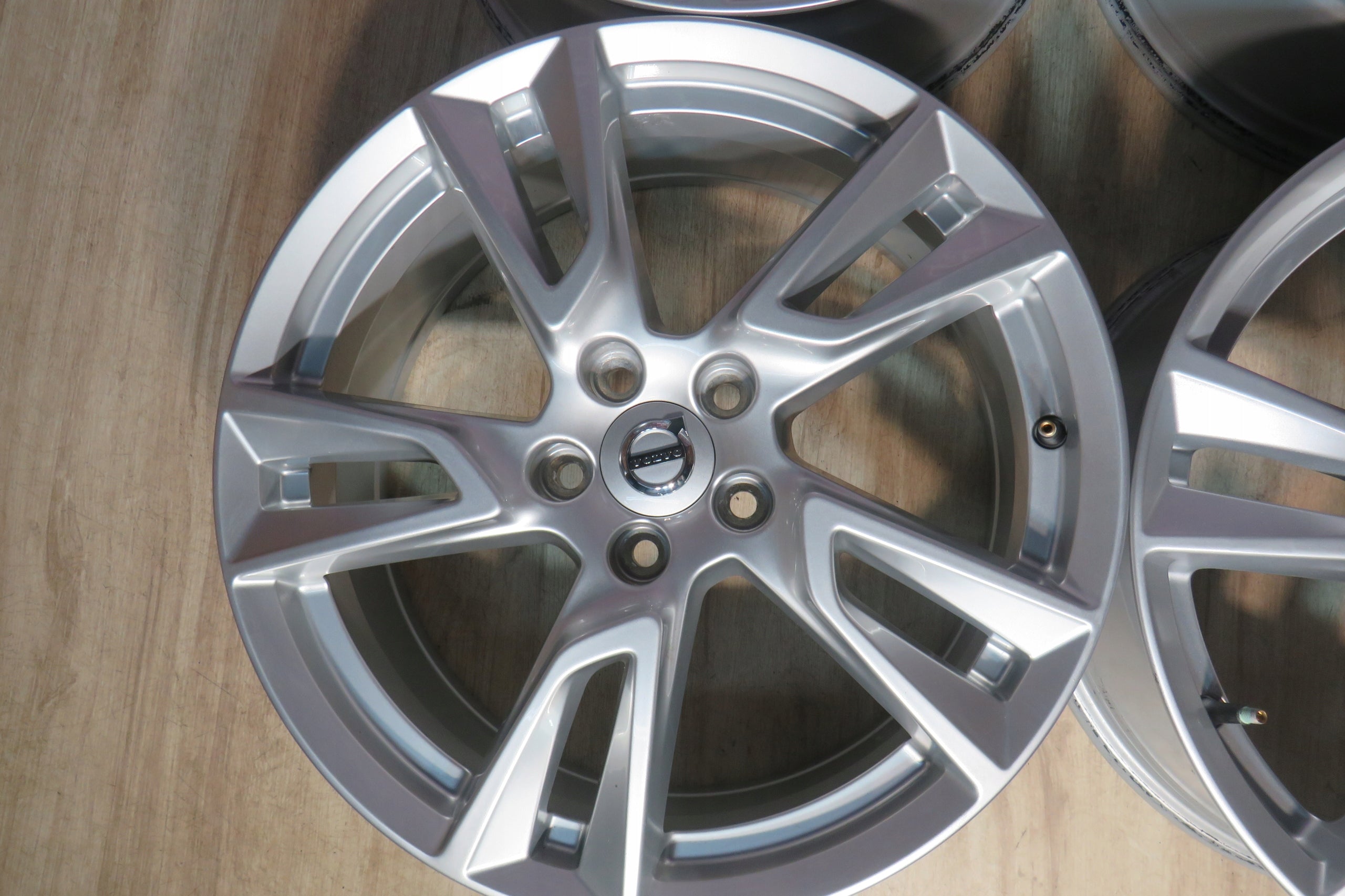 Alu Felge Volvo 242 Aluminum rim 18 Zoll 7.5J 5x108 50,5ET