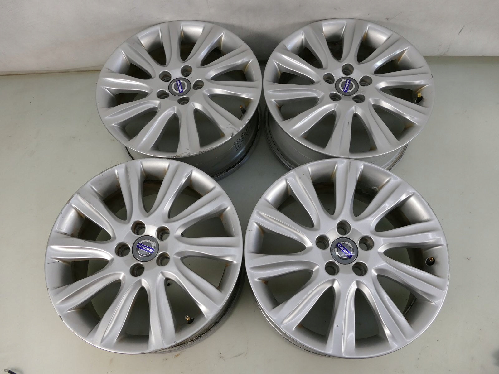 Alu Felge Volvo V40 Aluminum rim 17 Zoll 7.0J 5x108 50ET 31381857