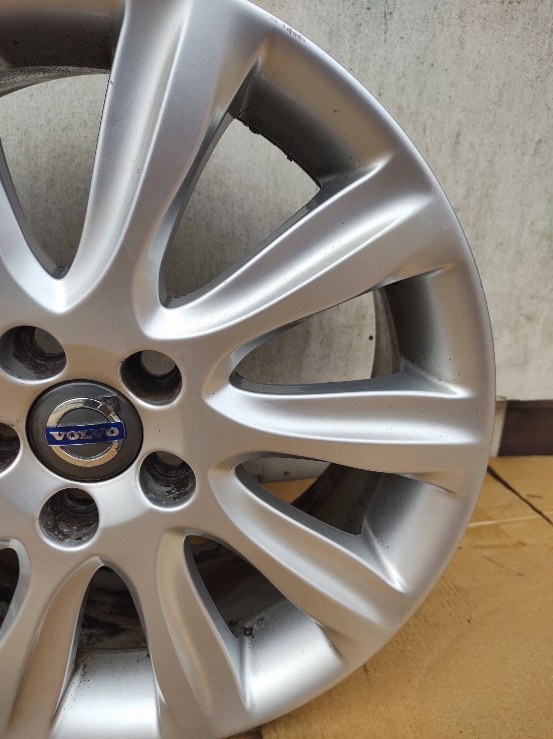 Alu Felge Volvo V70 Aluminum rim 17 Zoll 7.0J 5x108 31317286