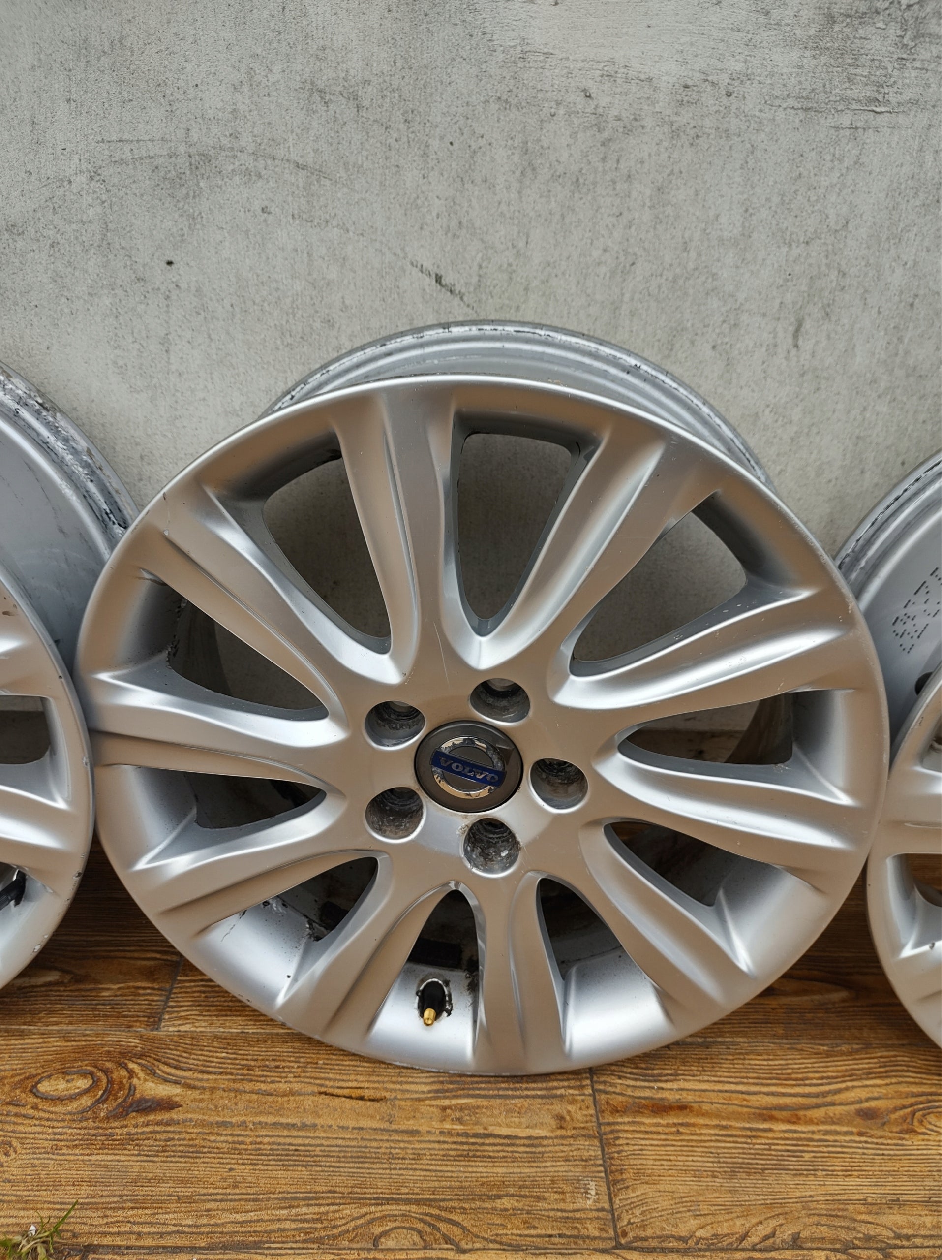 Alu Felge Volvo V70 Aluminum rim 17 Zoll 7.0J 5x108 31317286