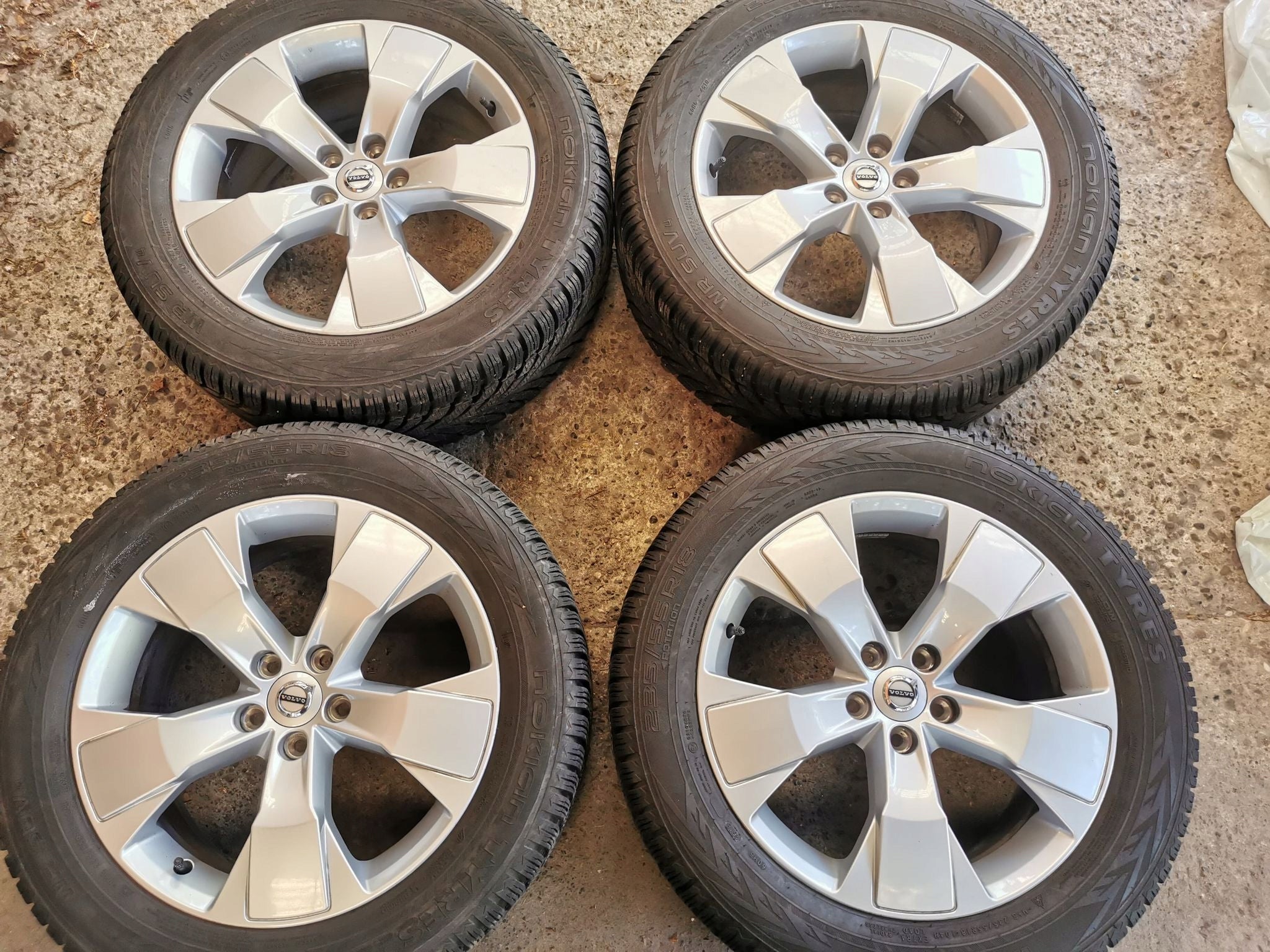  Alu Felge Volvo V40 Cross Country 18 Zoll 7.5J 5x108 50,5ET 31471553 product image