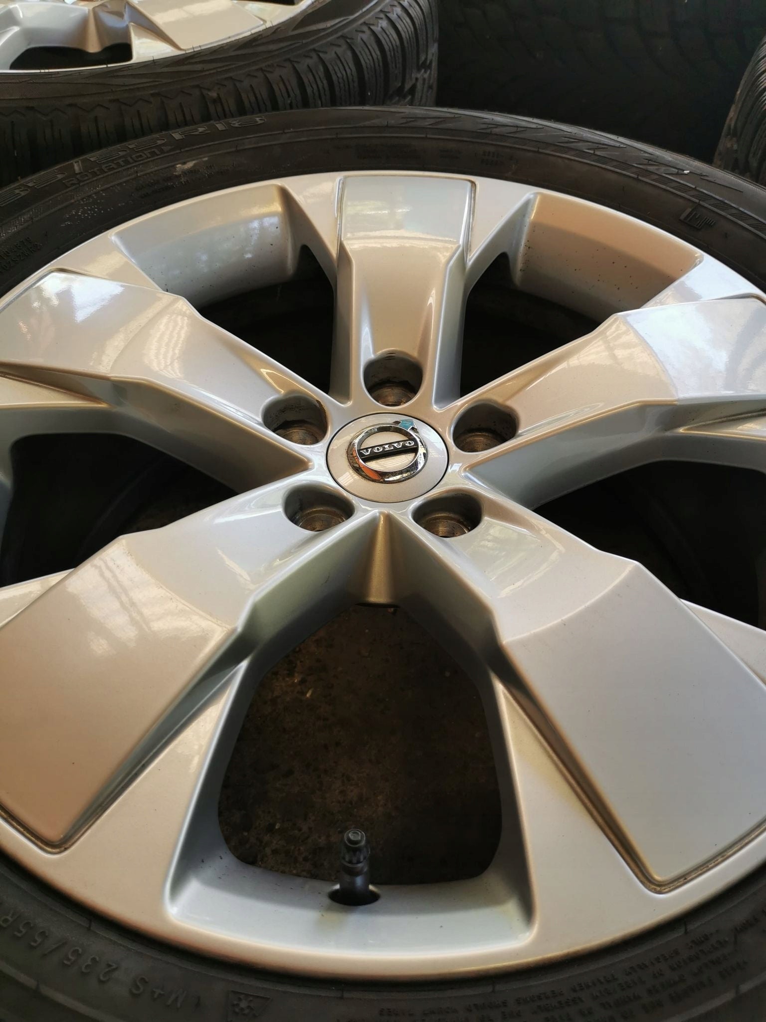 Alu Felge Volvo V40 Cross Country 18 Zoll 7.5J 5x108 50,5ET 31471553