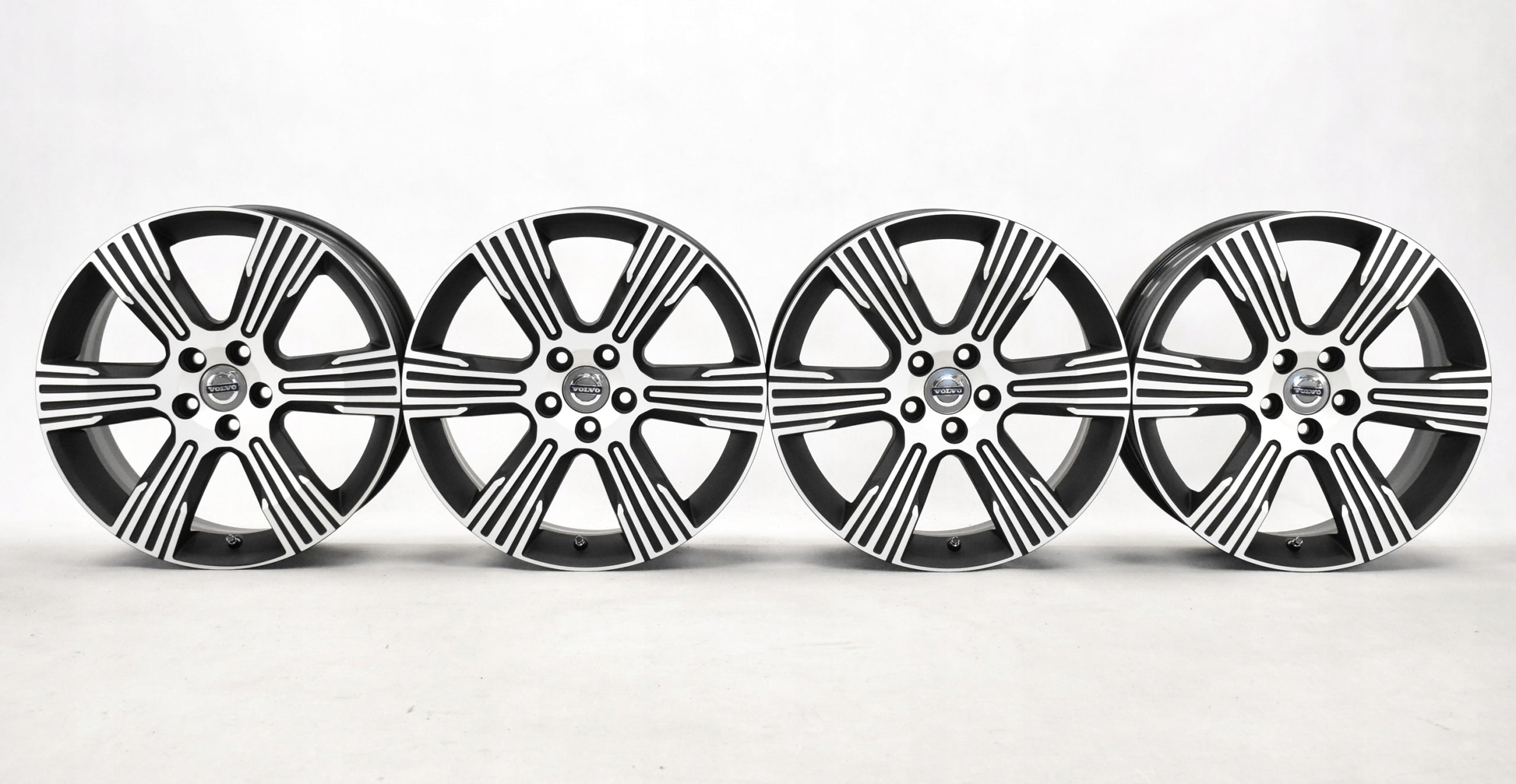 Alu Felge Volvo V60 XC40 XC60 Aluminum rim 18 Zoll 7.5J 5x108 50,5ET 31471552