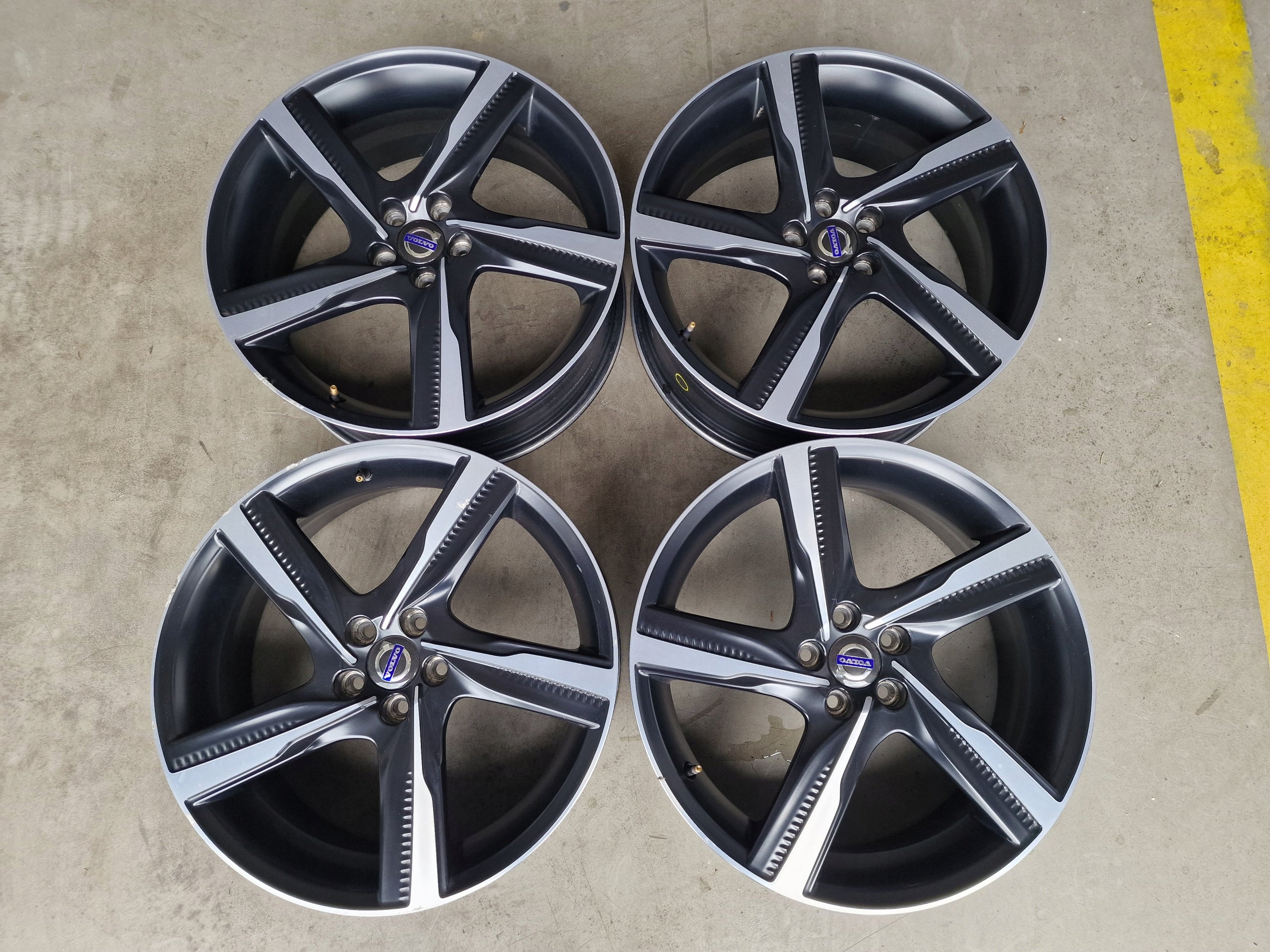  Alu Felge Volvo XC60 Aluminum rim 20 Zoll 8.0J 5x108 55ET product image