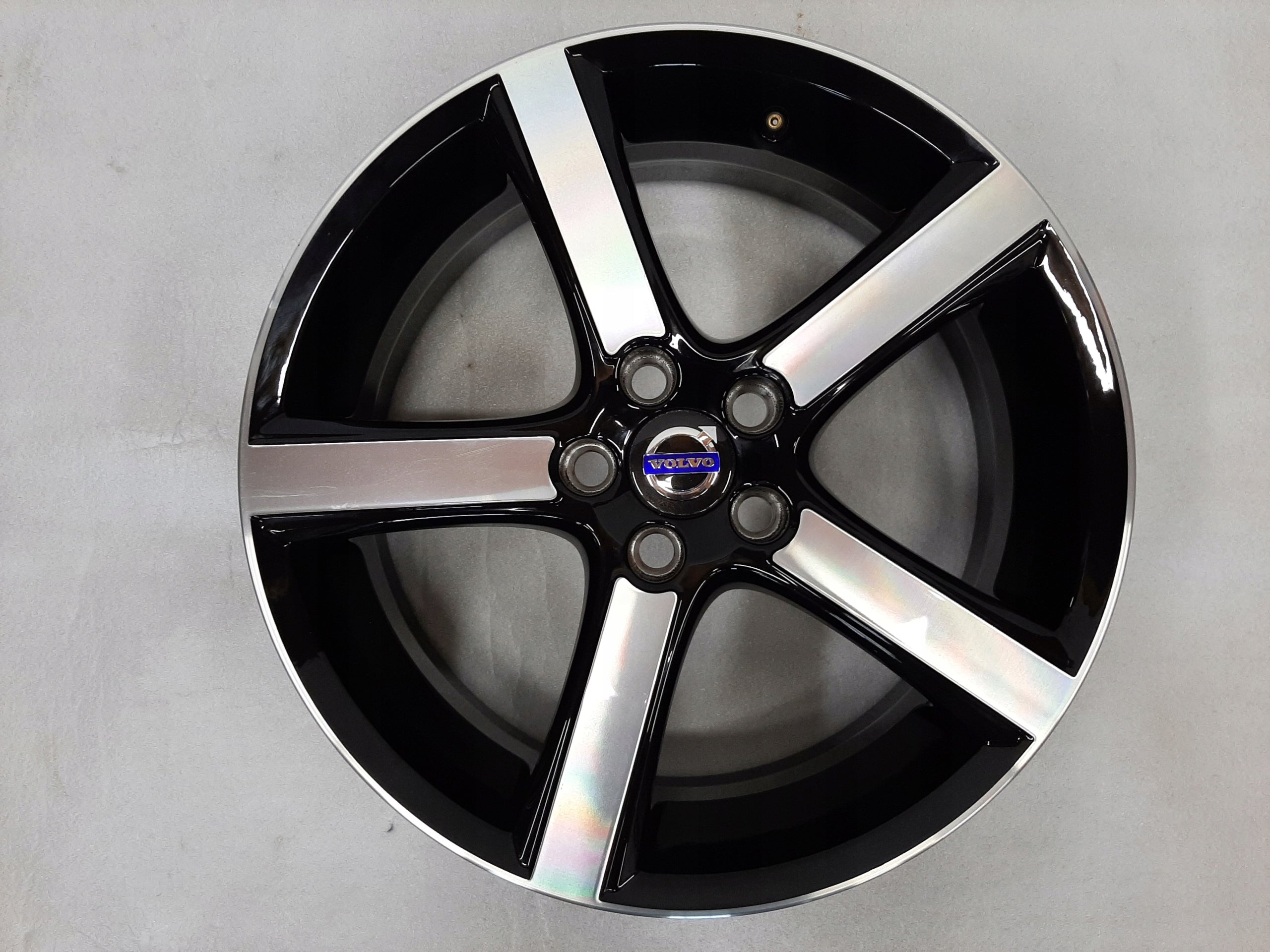 Alu Felge Volvo V40 C30 Aluminum rim 18 Zoll 7.5J 5x108 52,5ET 30760053