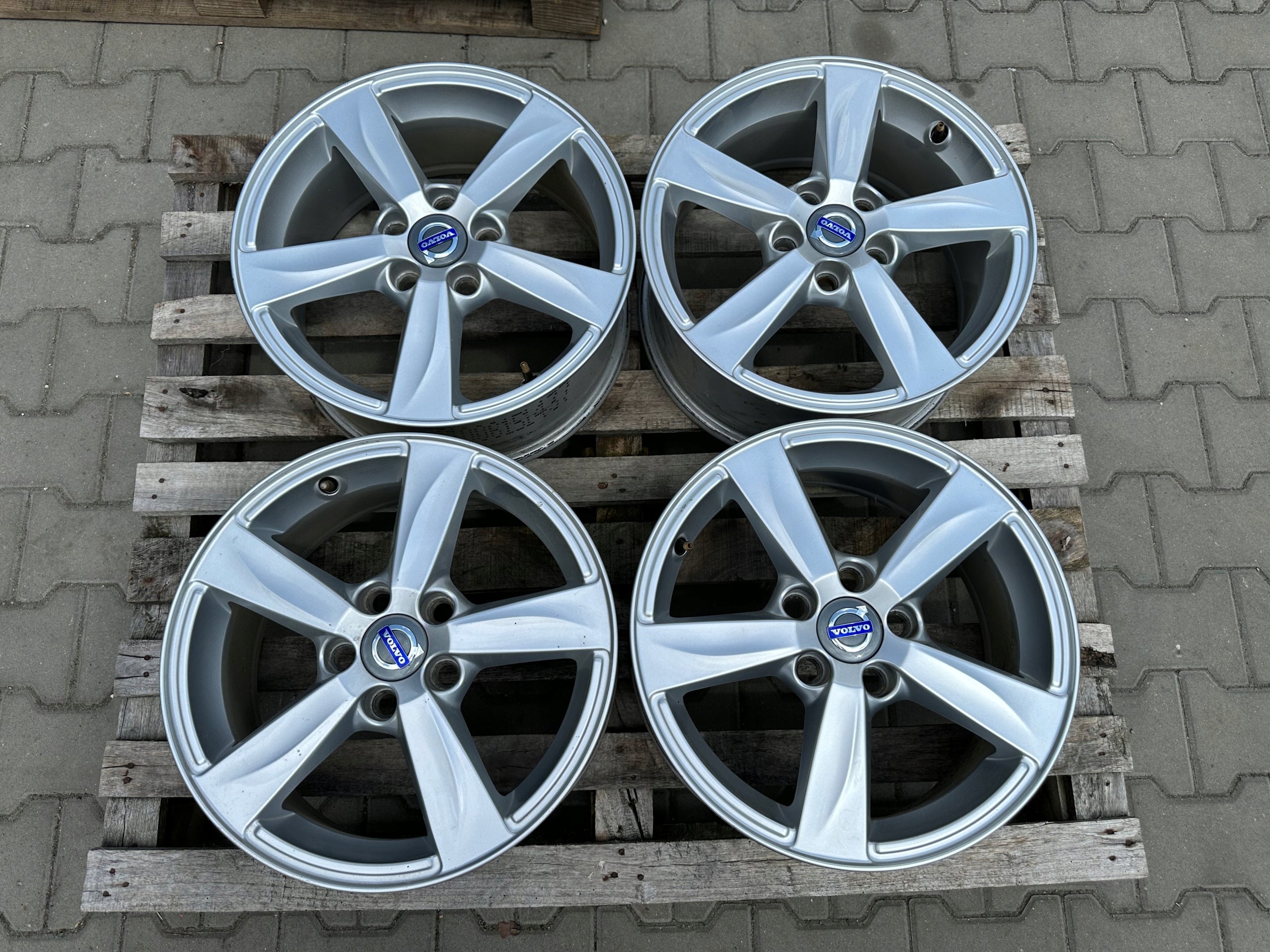  Alu Felge Volvo V50 S40 C30 Aluminum rim 16 Zoll 7.0J 5x108 50ET 31317285 product image