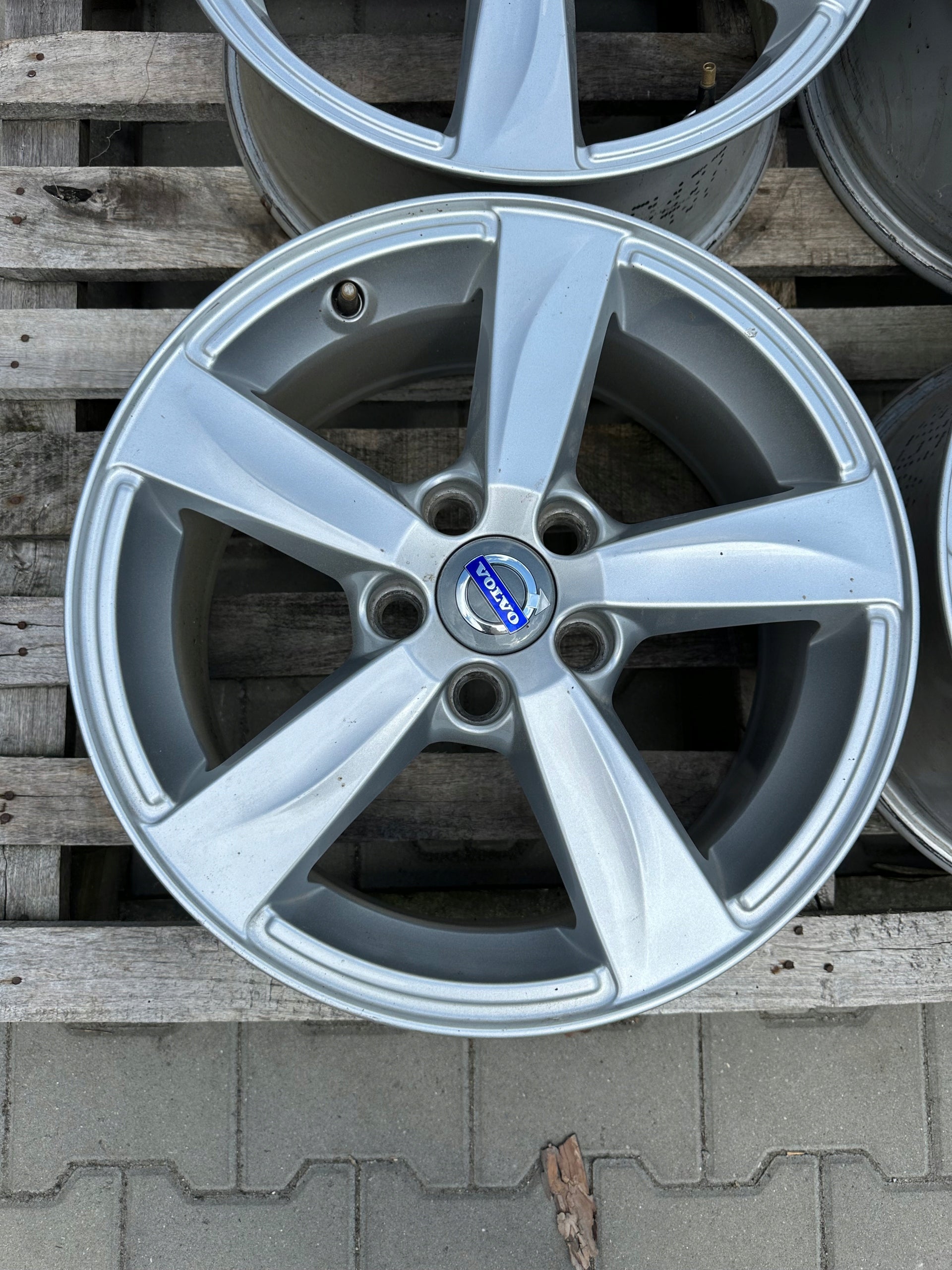 Alu Felge Volvo V50 S40 C30 Aluminum rim 16 Zoll 7.0J 5x108 50ET 31317285