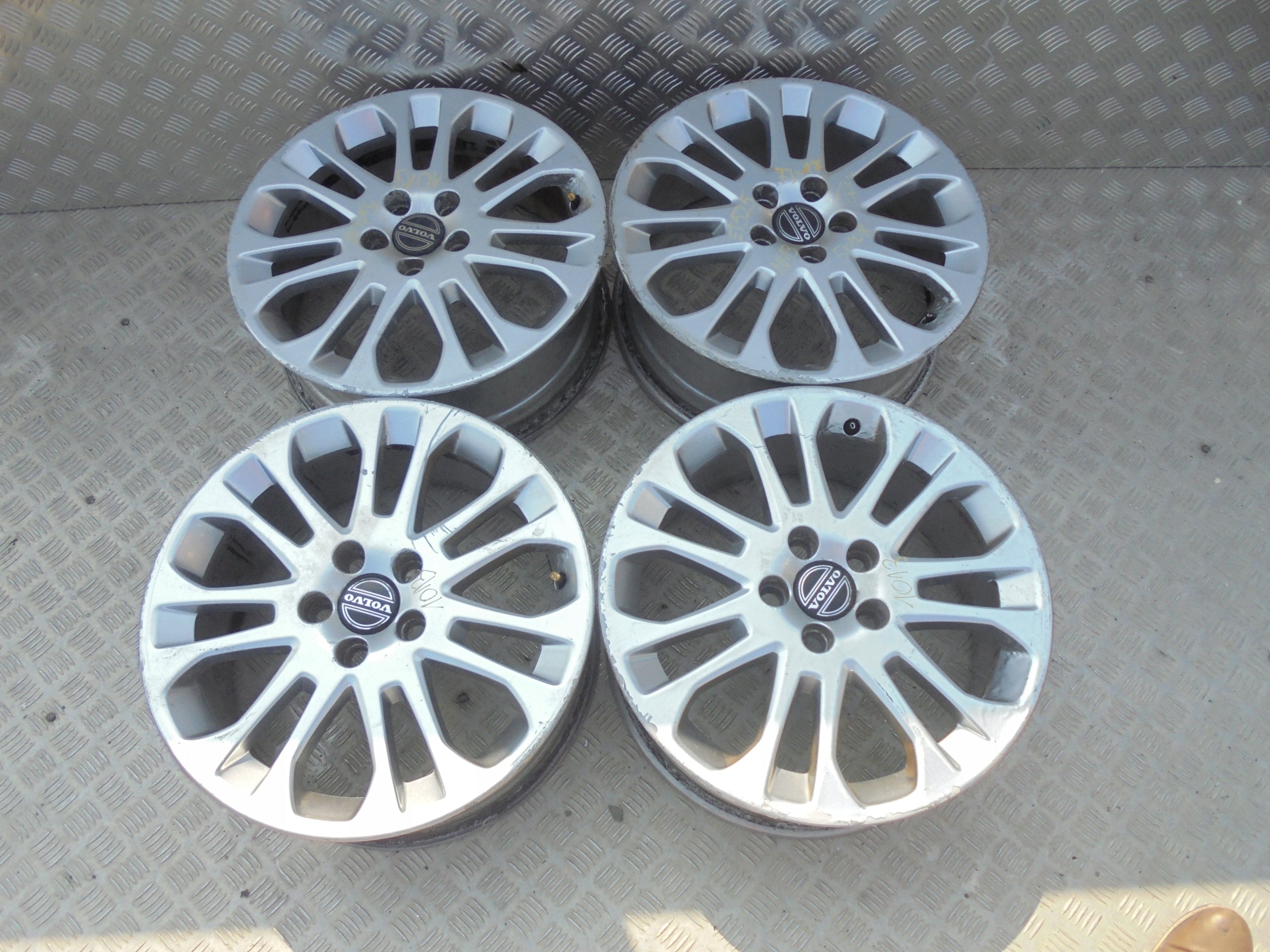  Alu Felge Volvo P1800 Aluminum rim 17 Zoll 7.0J 5x108 52,5ET product image