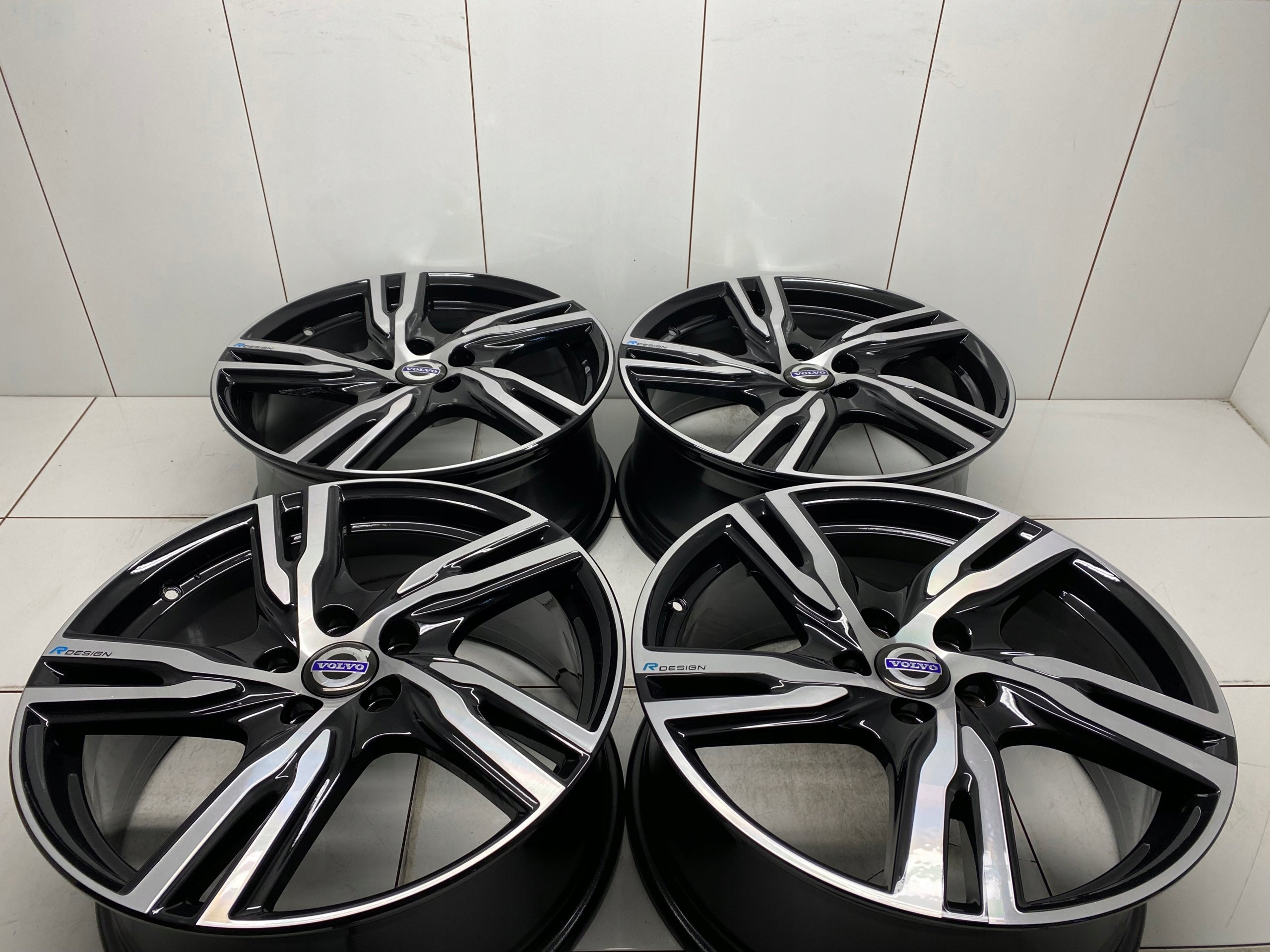  Alu Felge Volvo V60 XC40 142 Aluminum rim 18 Zoll 7.5J 5x108 52,5ET 31423873 product image