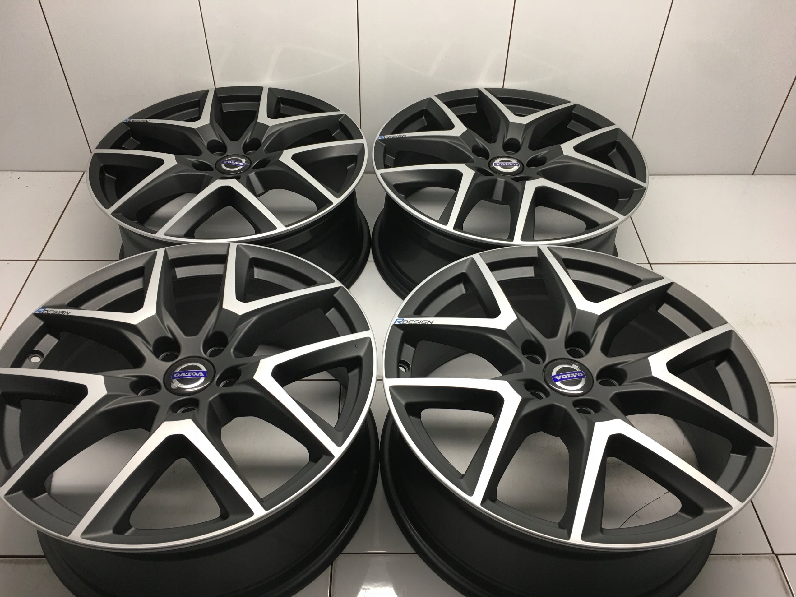  Alu Felge Volvo V60 XC60 V40 142 18 Zoll 7.5J 5x108 50,5ET 31423851 product image