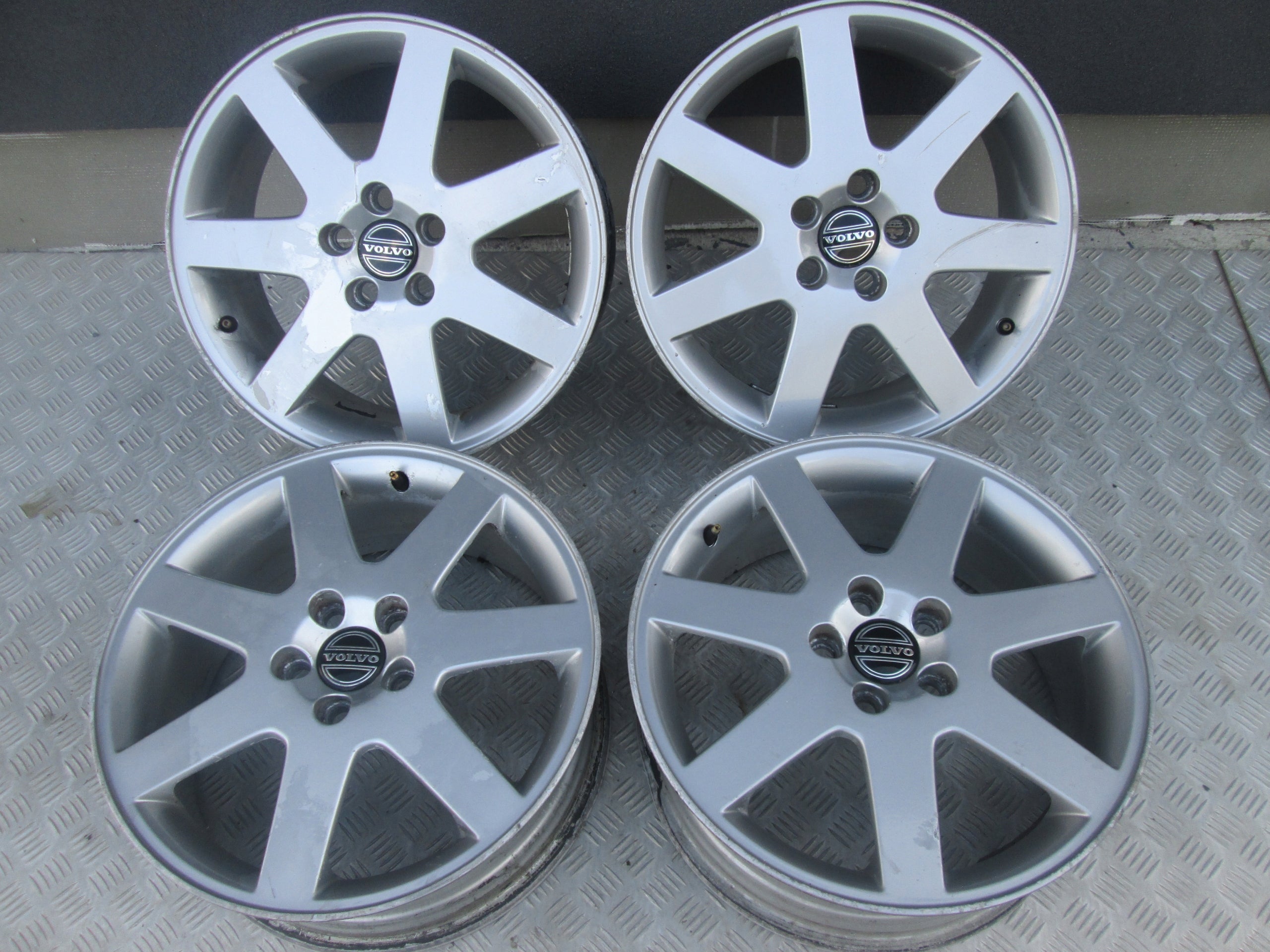  Alu rim Volvo 142 Aluminum rim 17 inch 7.0J 5x108  product image