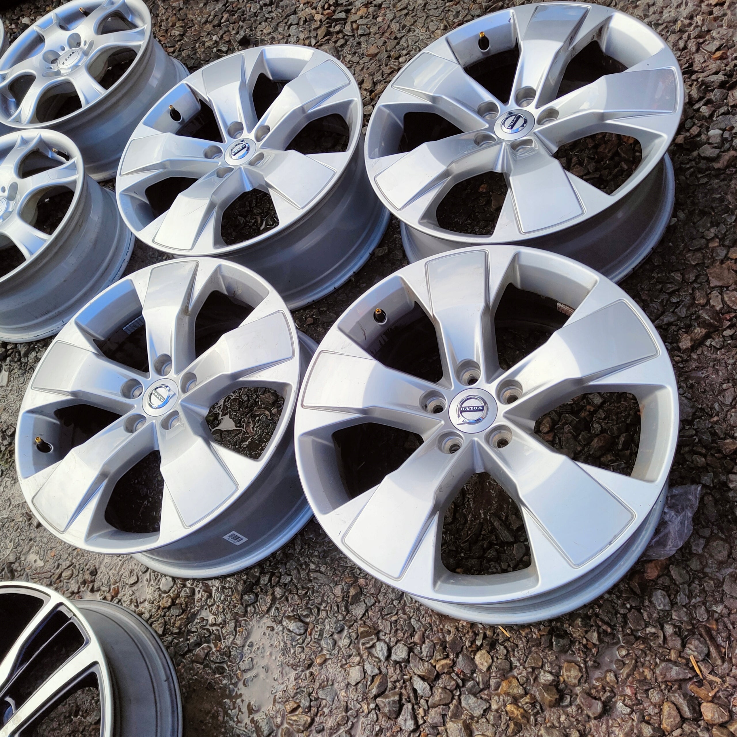 Alu Felge Volvo P1800 Aluminum rim 18 Zoll 7.5J 5x108 50,5ET 31471553