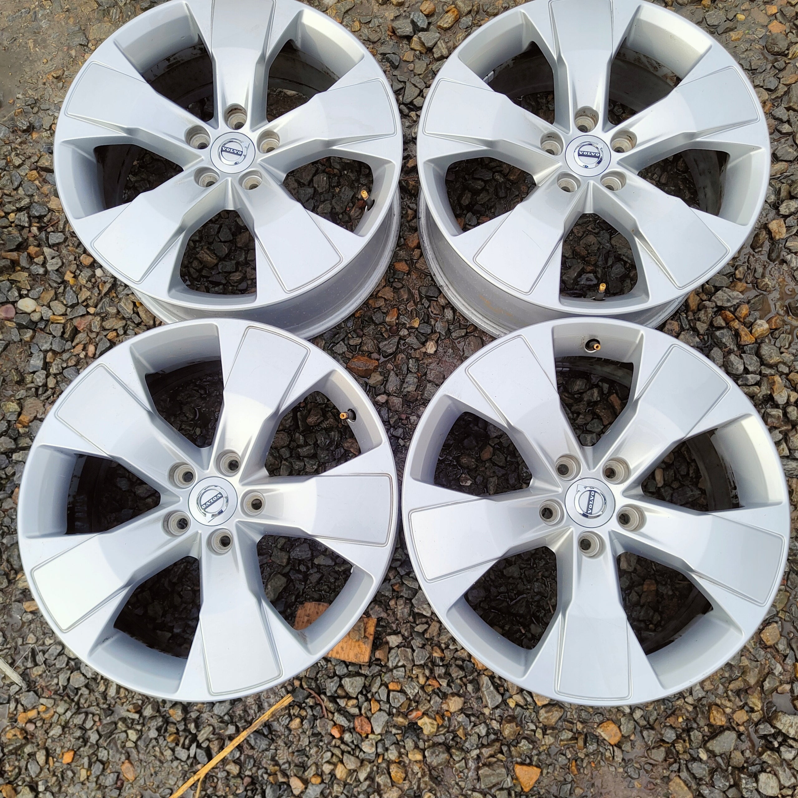 Alu Felge Volvo P1800 Aluminum rim 18 Zoll 7.5J 5x108 50,5ET 31471553