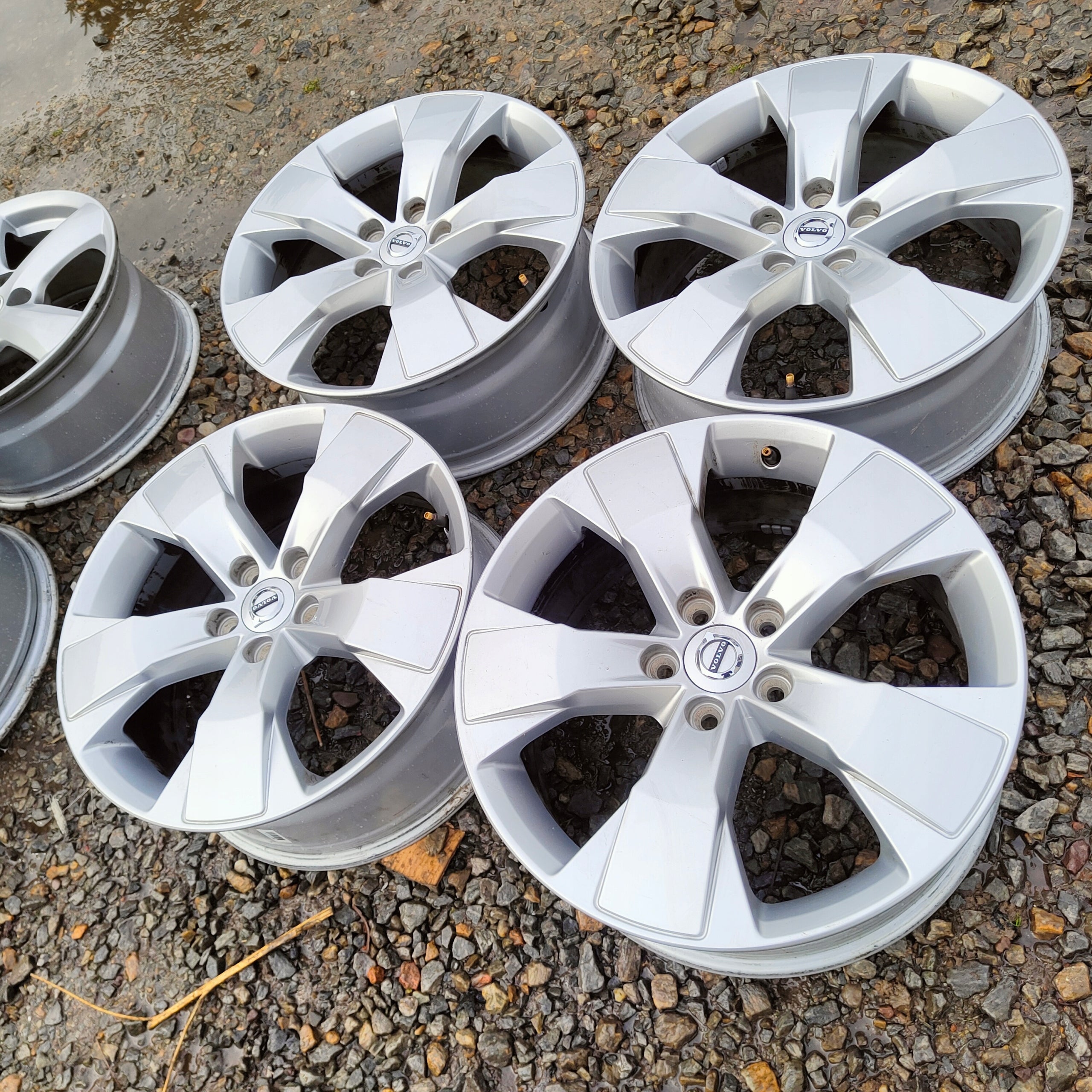 Alu Felge Volvo P1800 Aluminum rim 18 Zoll 7.5J 5x108 50,5ET 31471553