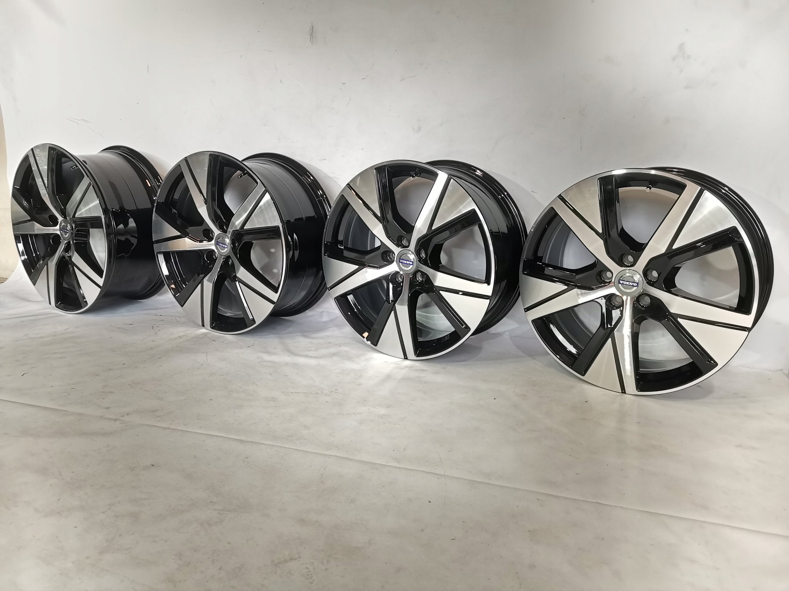 Alu Felge Volvo XC40 Aluminum rim 19 Zoll 8.5J 5x108 56ET 32134537