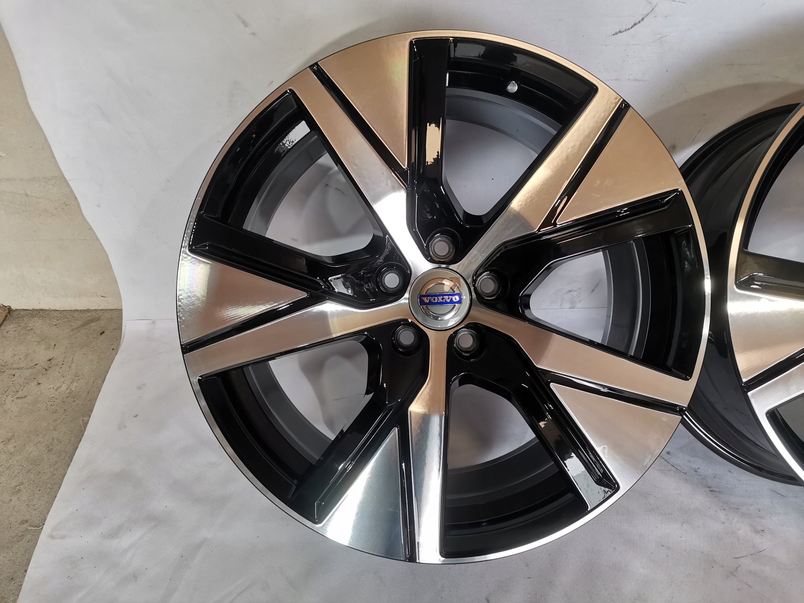 Alu Felge Volvo XC40 Aluminum rim 19 Zoll 8.5J 5x108 56ET 32134537