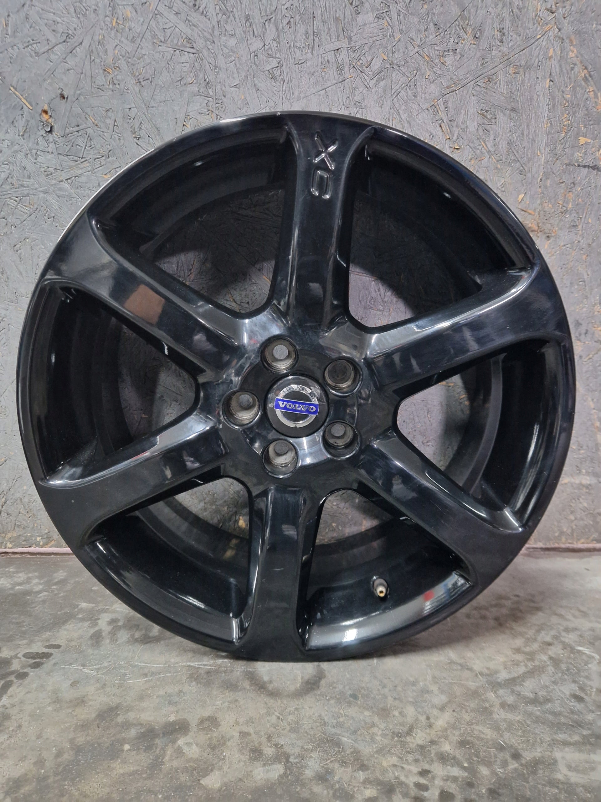 Alu Felge Volvo XC40 Aluminum rim 19 Zoll 8.0J 5x108 49ET 30672907