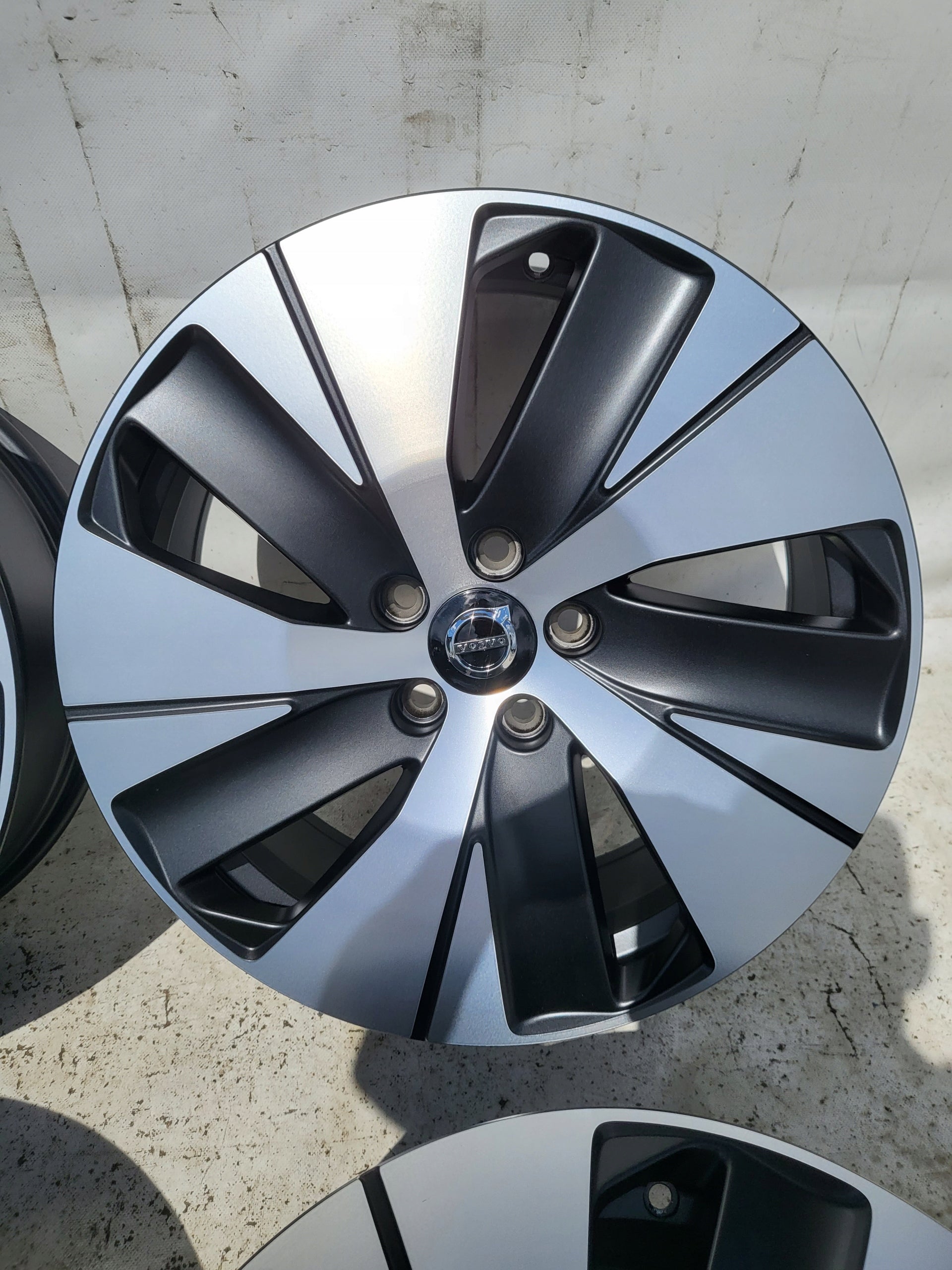 Alu Felge Volvo XC60 XC40 Aluminum rim 18 Zoll 7.5J 5x108