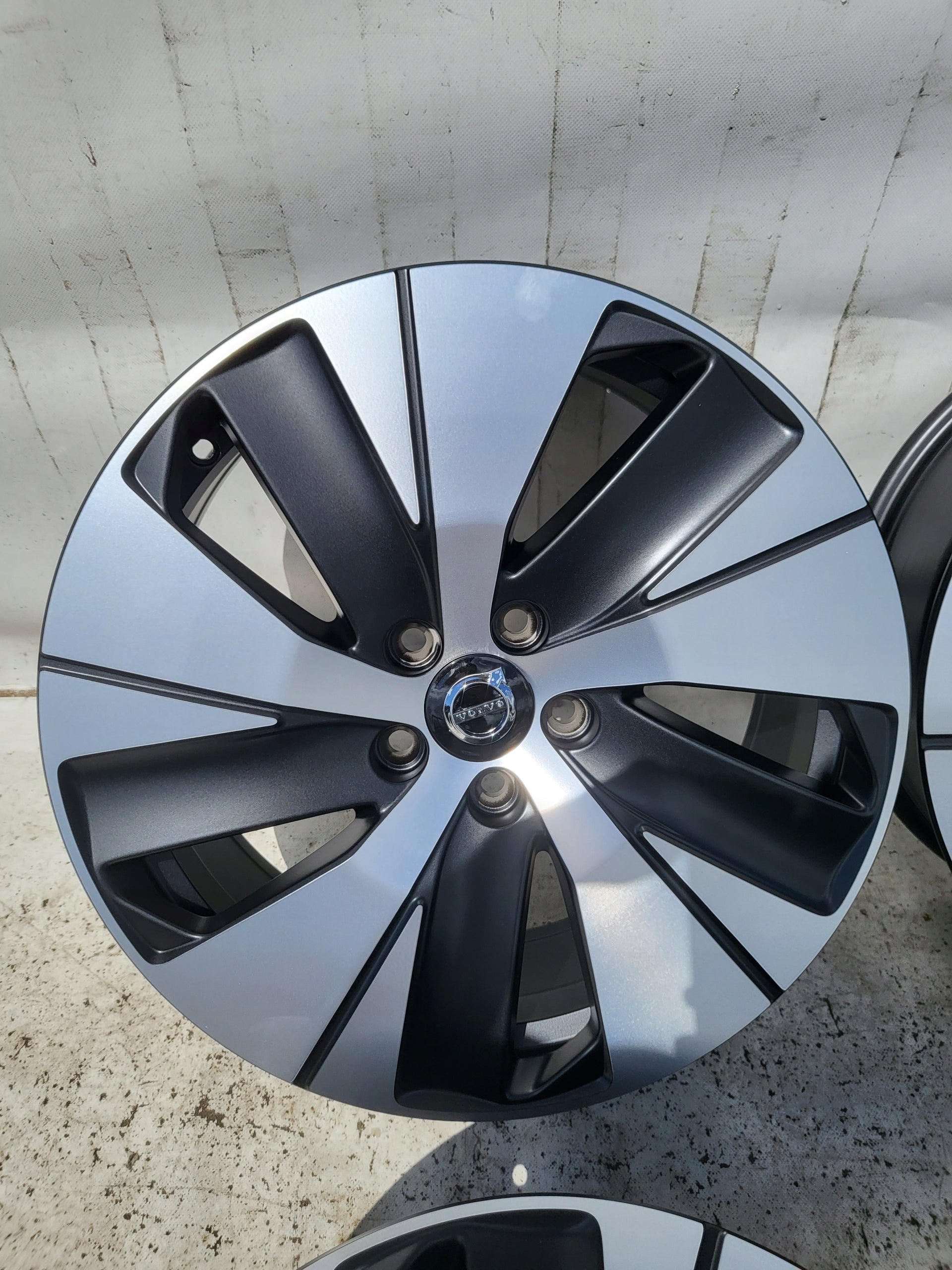 Alu Felge Volvo XC60 XC40 Aluminum rim 18 Zoll 7.5J 5x108