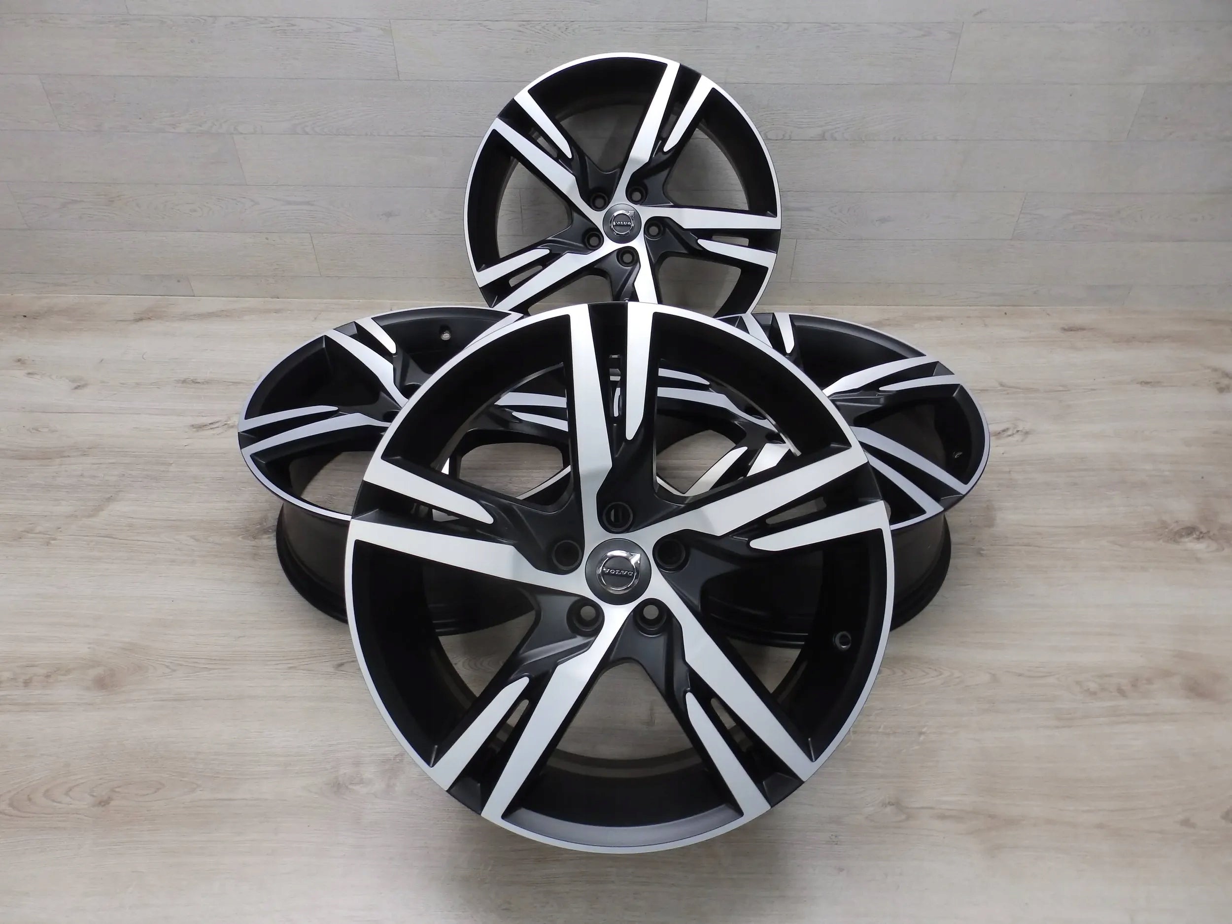 Alu Felge Volvo XC60 142 Aluminum rim 19 Zoll 7.5J 5x108 50,5ET