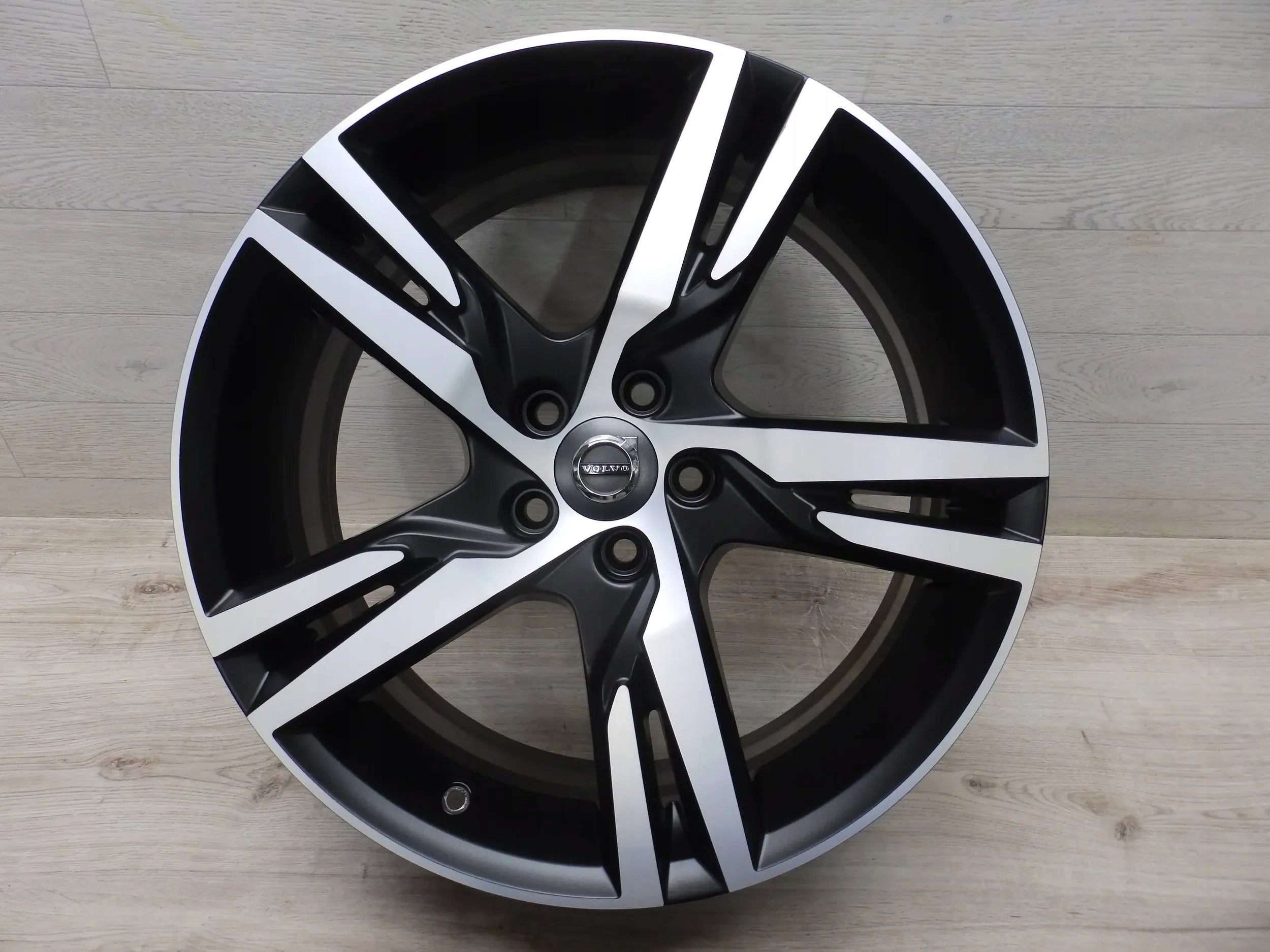 Alu Felge Volvo XC60 142 Aluminum rim 19 Zoll 7.5J 5x108 50,5ET