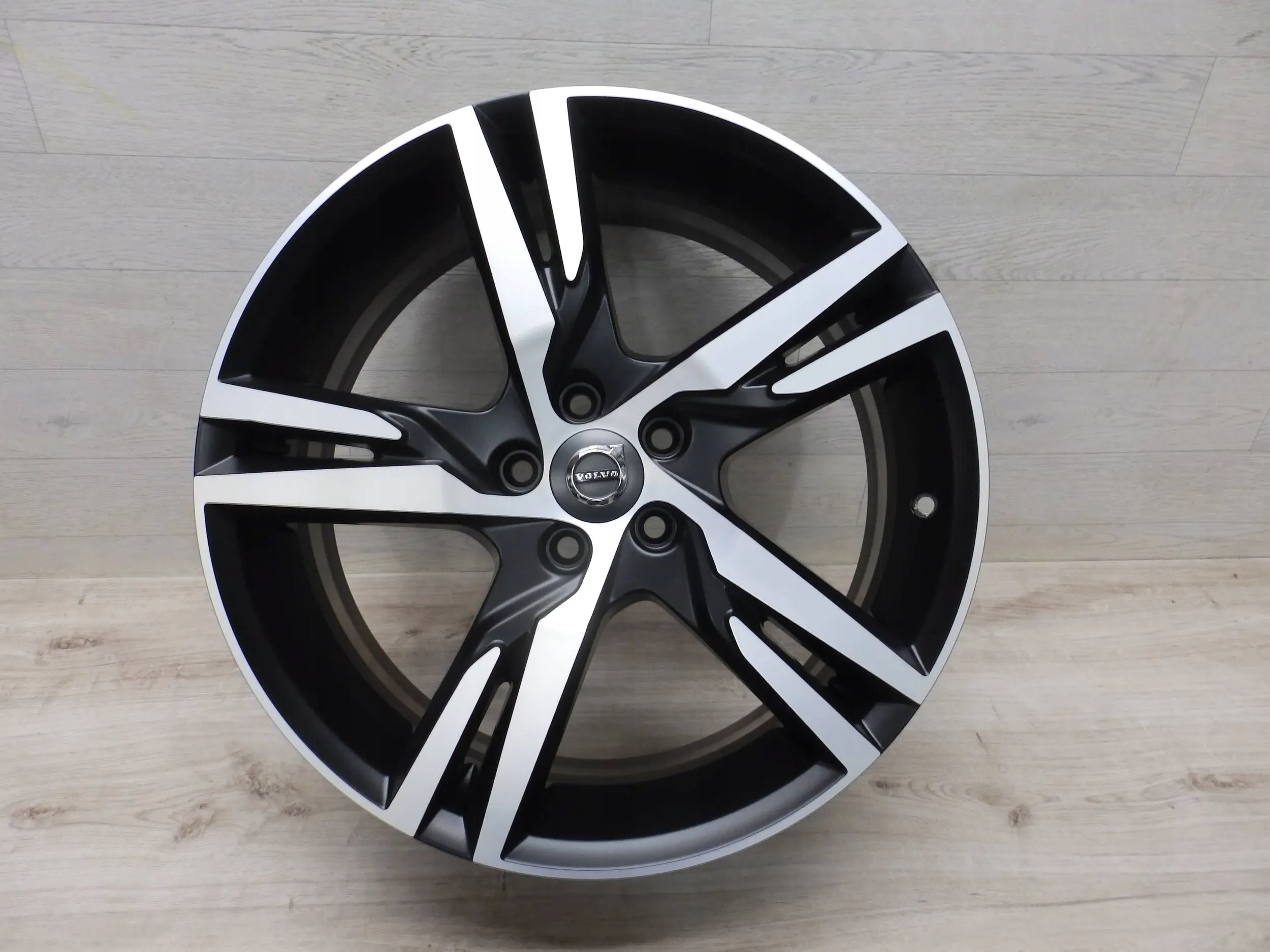 Alu Felge Volvo XC60 142 Aluminum rim 19 Zoll 7.5J 5x108 50,5ET