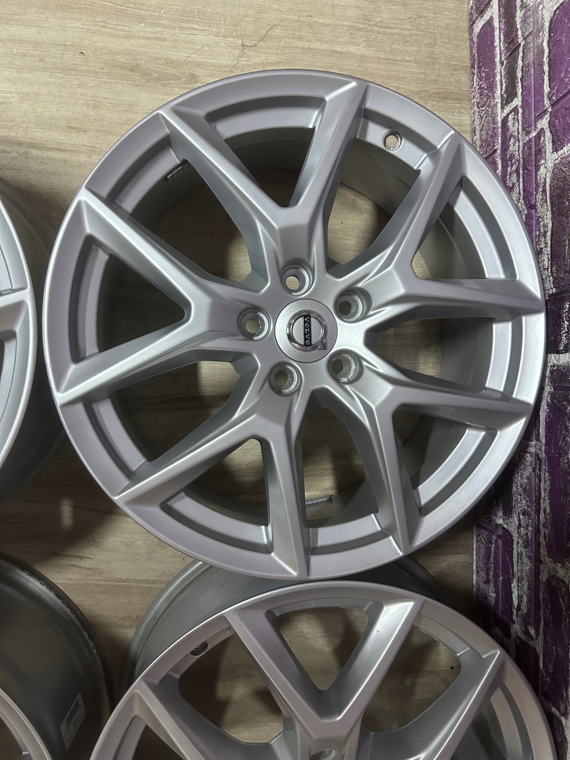 Alu Felge Volvo V50 S60 V40 S40 V70 Aluminum rim 18 Zoll 7.5J 5x108 50,5ET