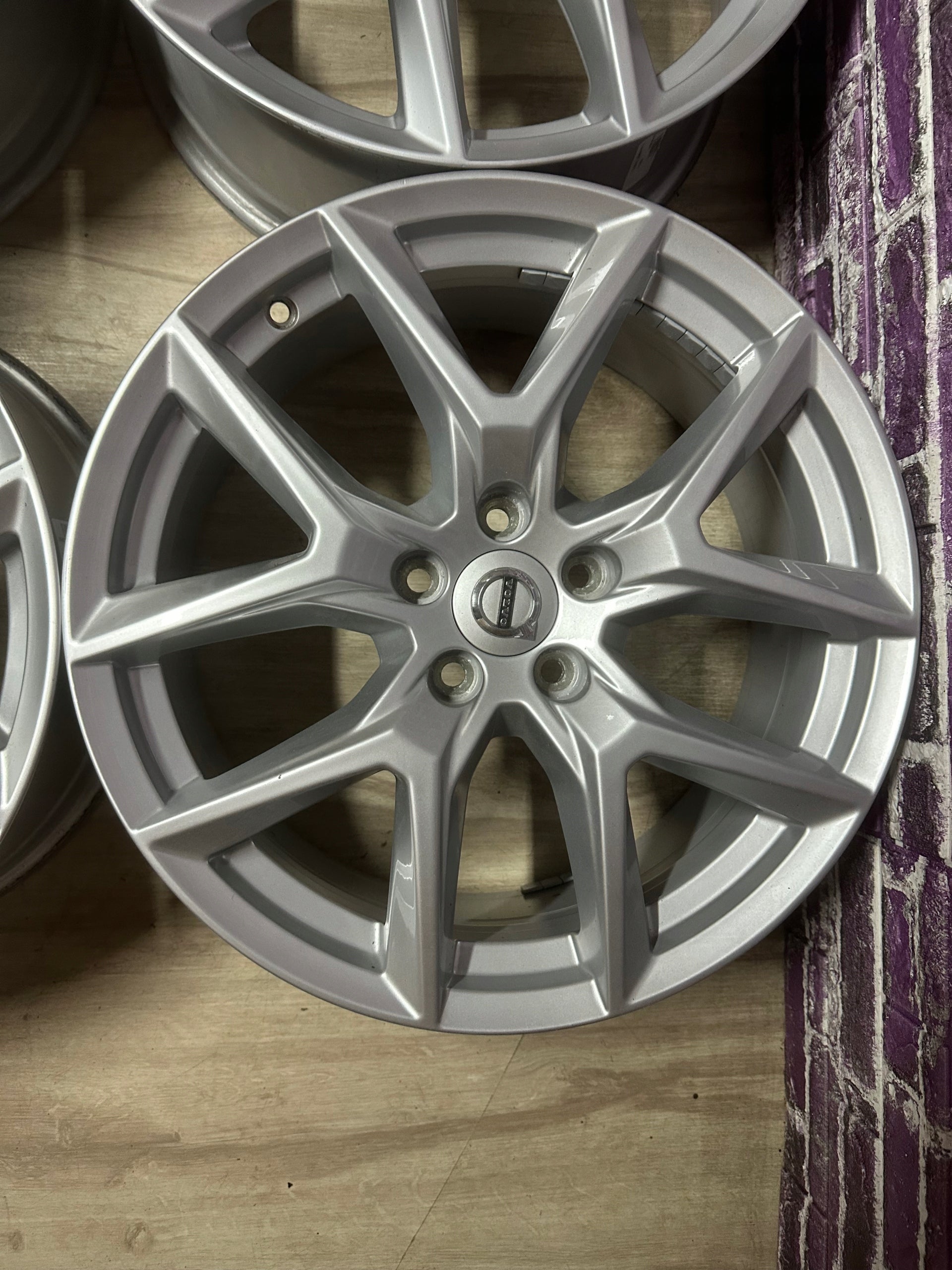 Alu Felge Volvo V50 S60 V40 S40 V70 Aluminum rim 18 Zoll 7.5J 5x108 50,5ET