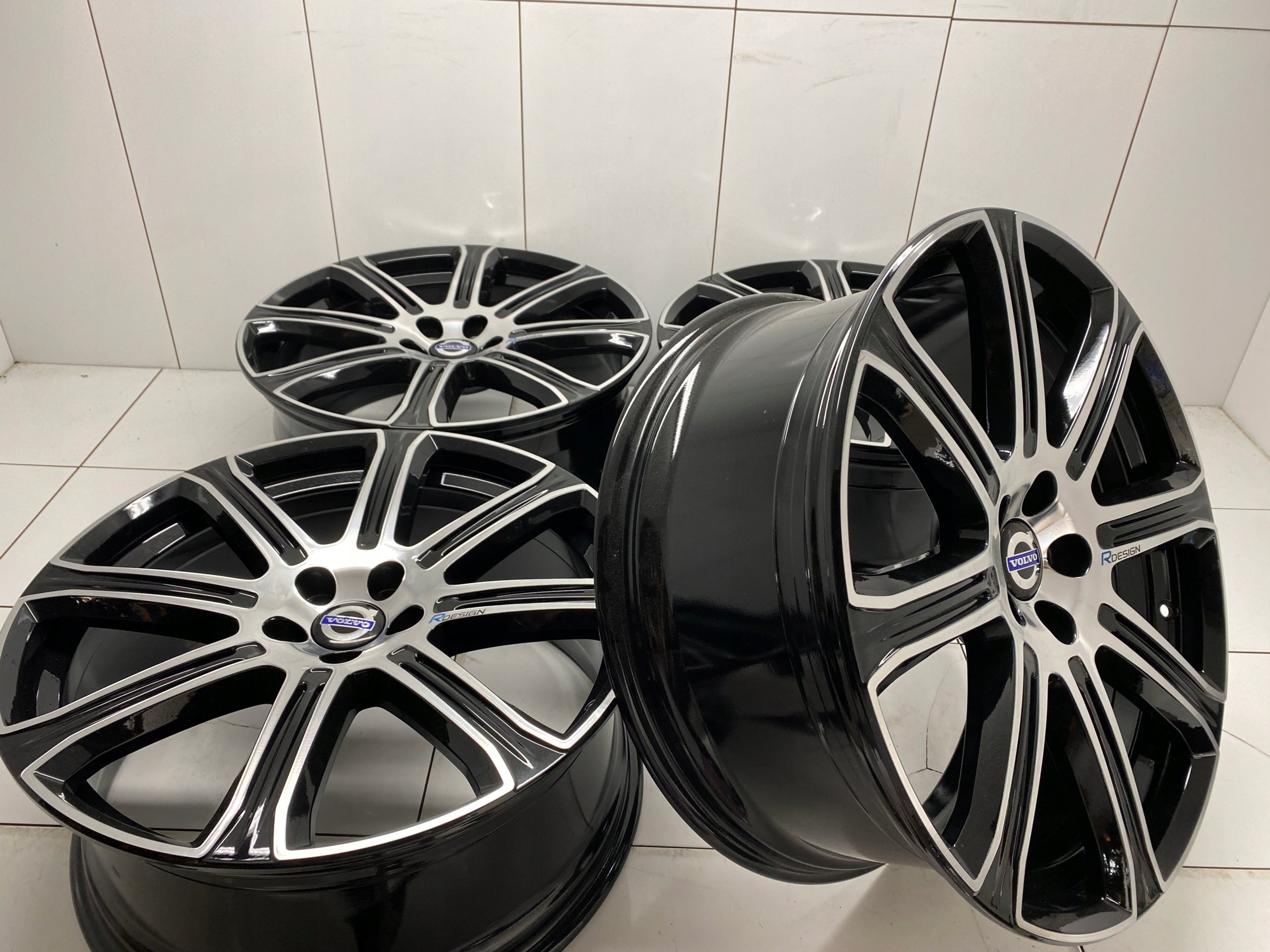 Alu Felge Volvo V60 XC40 XC60 S90 XC90 20 Zoll 8.5J 5x108 47ET 31381534