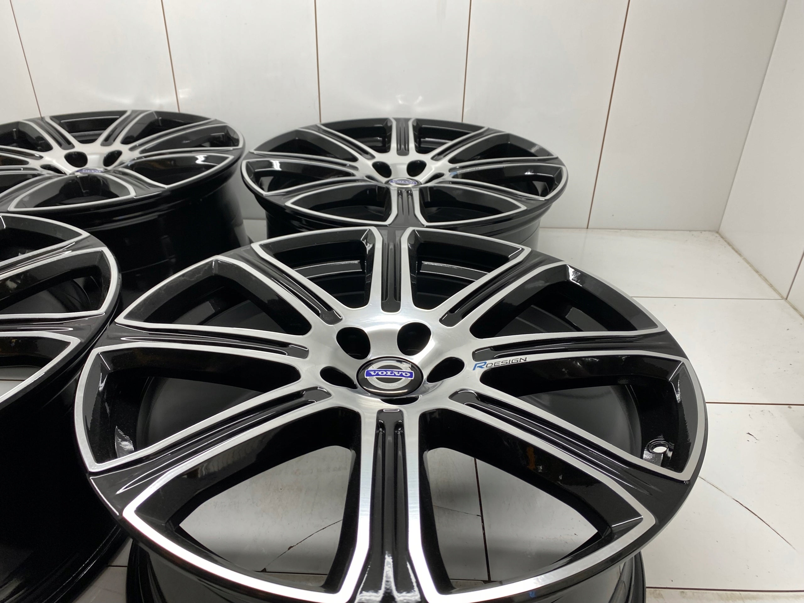 Alu Felge Volvo V60 XC40 XC60 S90 XC90 20 Zoll 8.5J 5x108 47ET 31381534