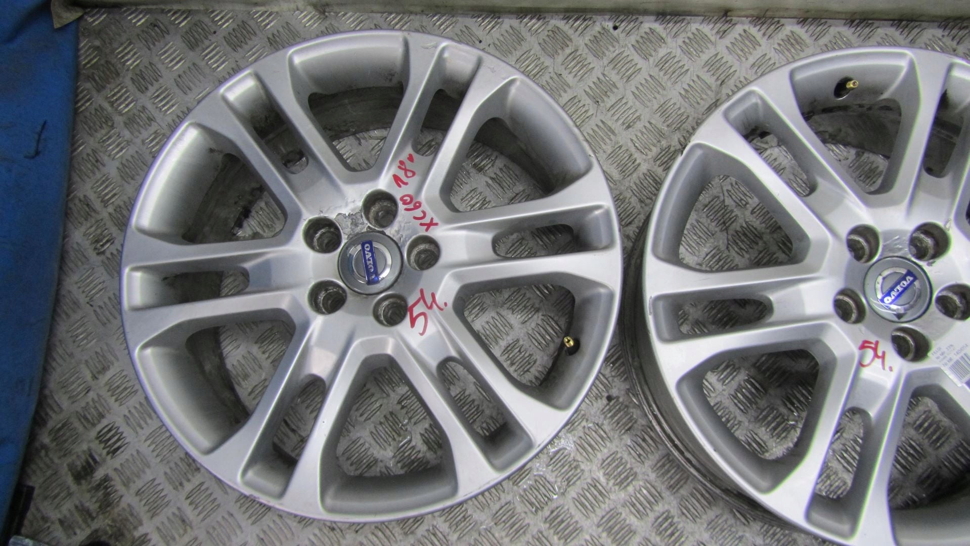 Alu Felge Volvo XC60 Aluminum rim 18 Zoll 7.5J 5x108 31341743