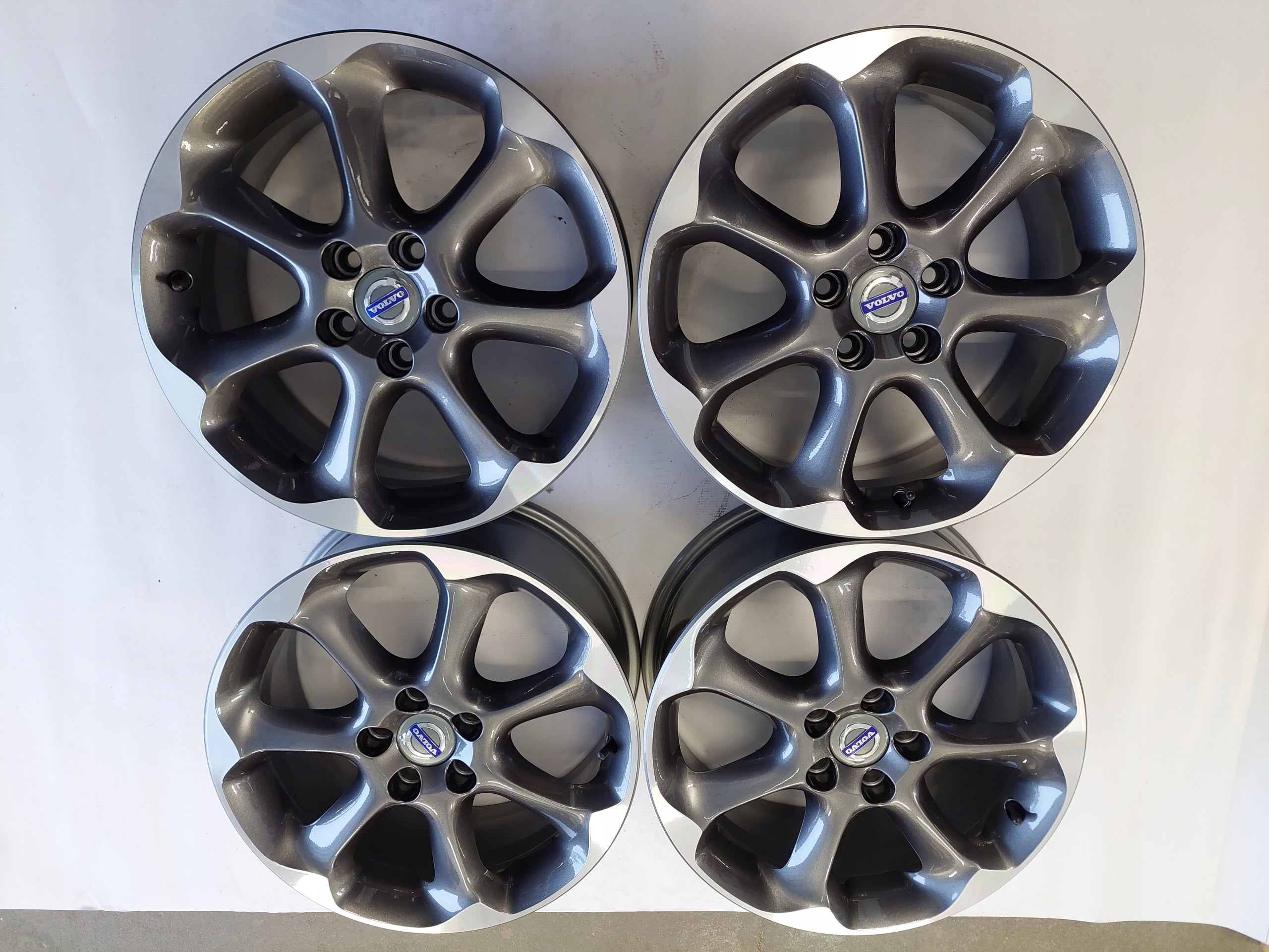  Alu Felge Volvo XC70 C70 Aluminum rim 17 Zoll 7.5J 5x108 55ET 31255953 product image