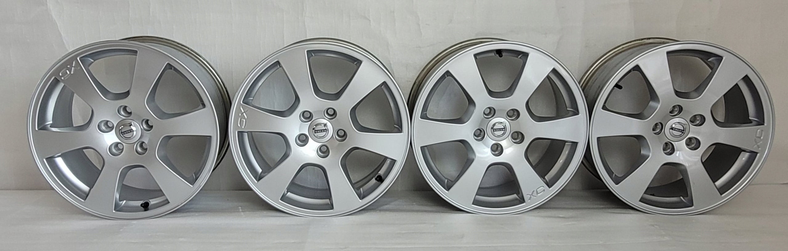 Alu Felge Volvo XC60 Aluminum rim 17 Zoll 7.5J 5x108 55ET 30671480